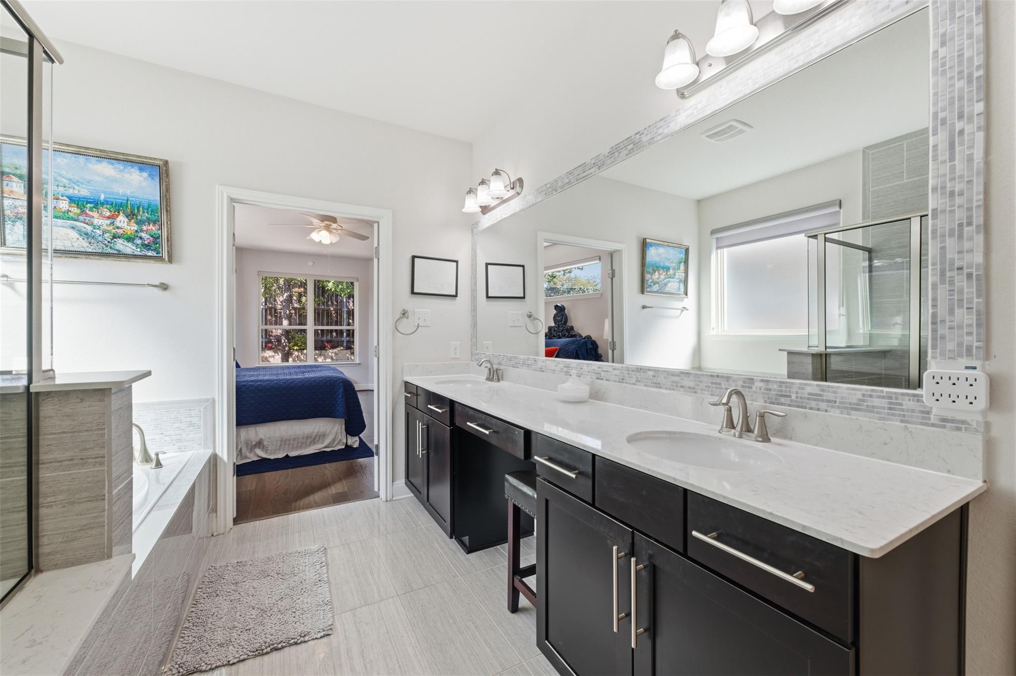 Image 19 of 36 For 10711 Ysamy Way