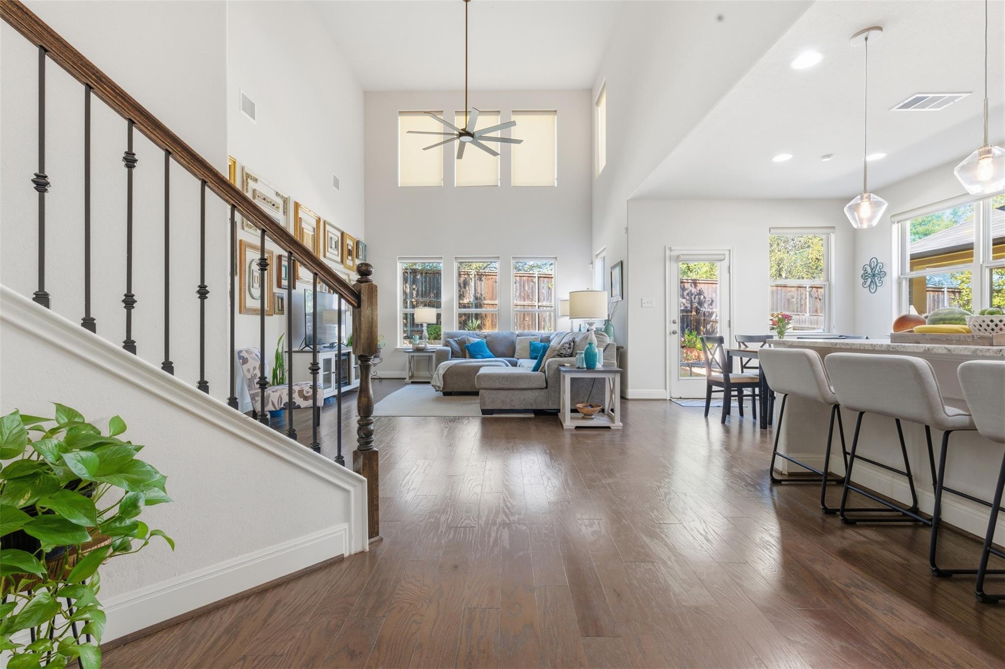 Image 8 of 36 For 10711 Ysamy Way