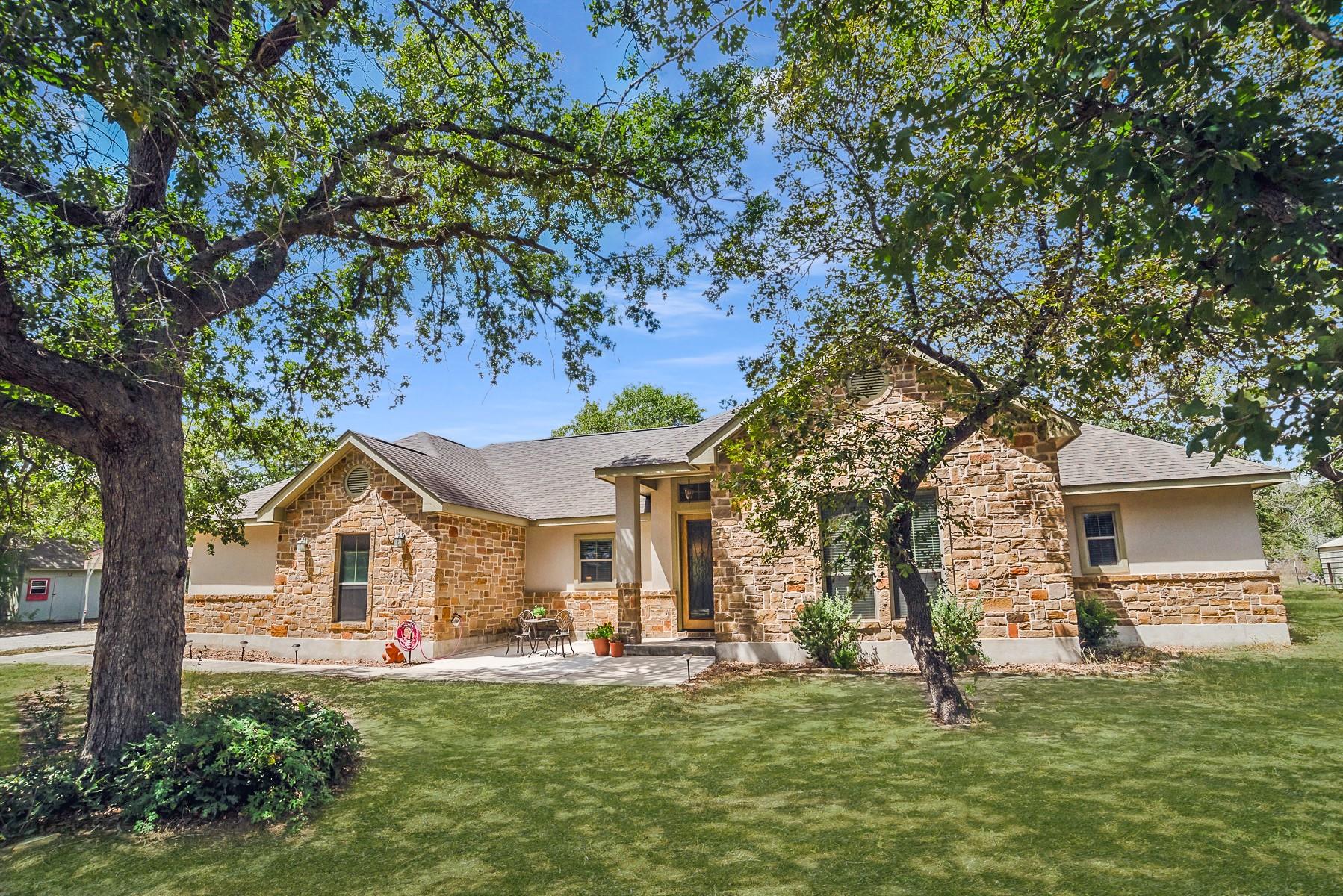 Details for 205 Sendera Xing, La Vernia, TX 78121