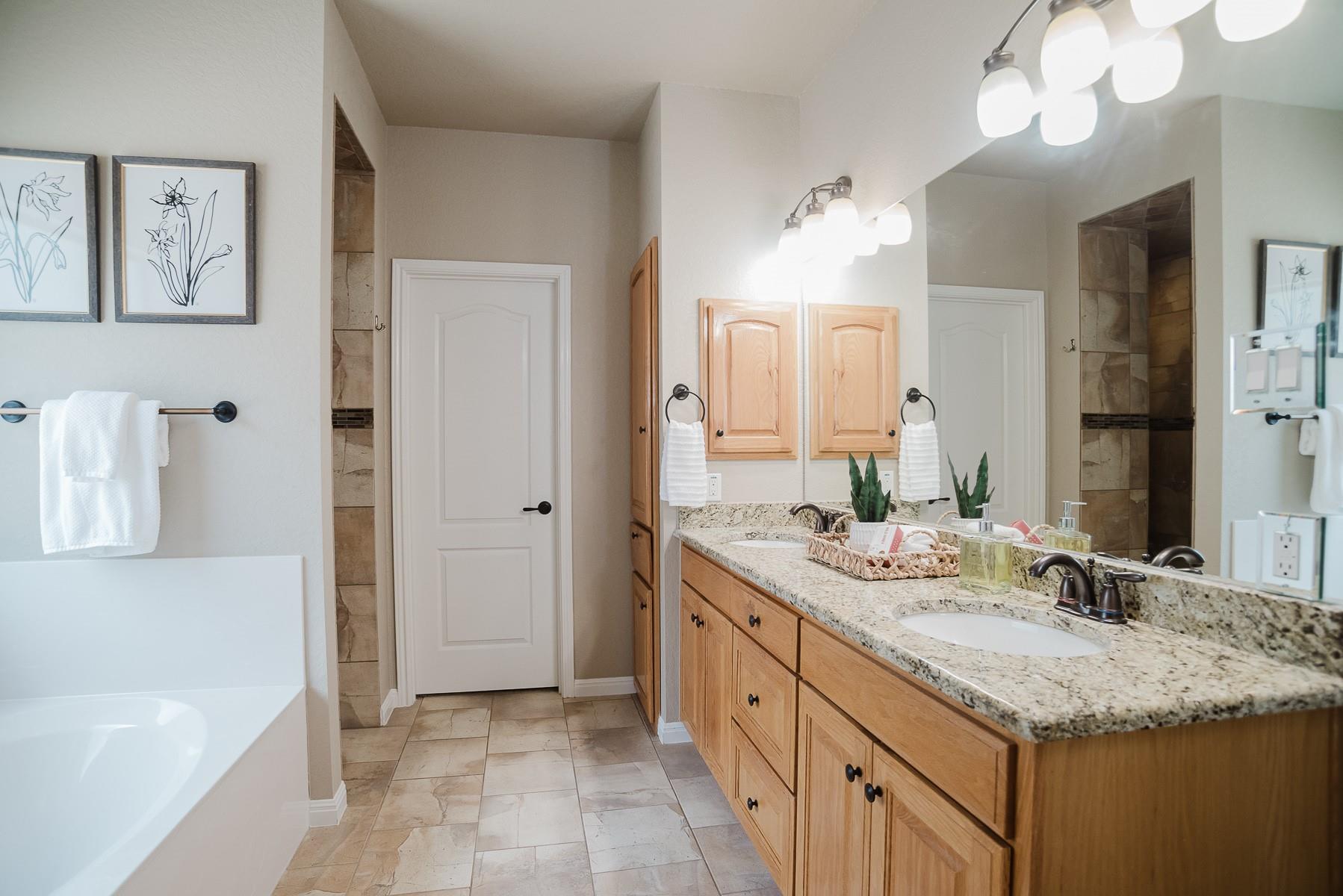 Image 34 of 40 For 205 Sendera Xing