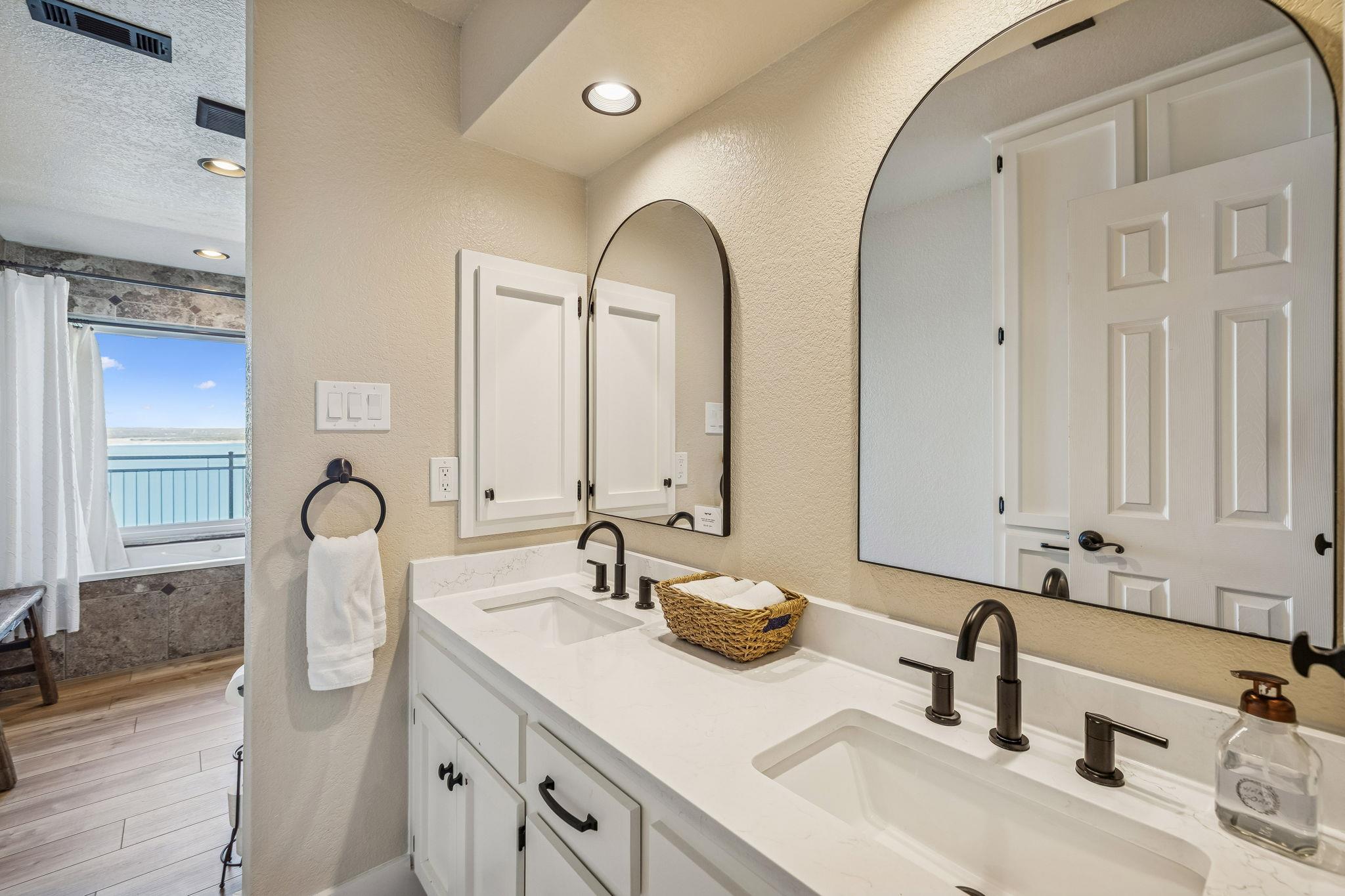 Image 20 of 37 For 1335 Larson Dr