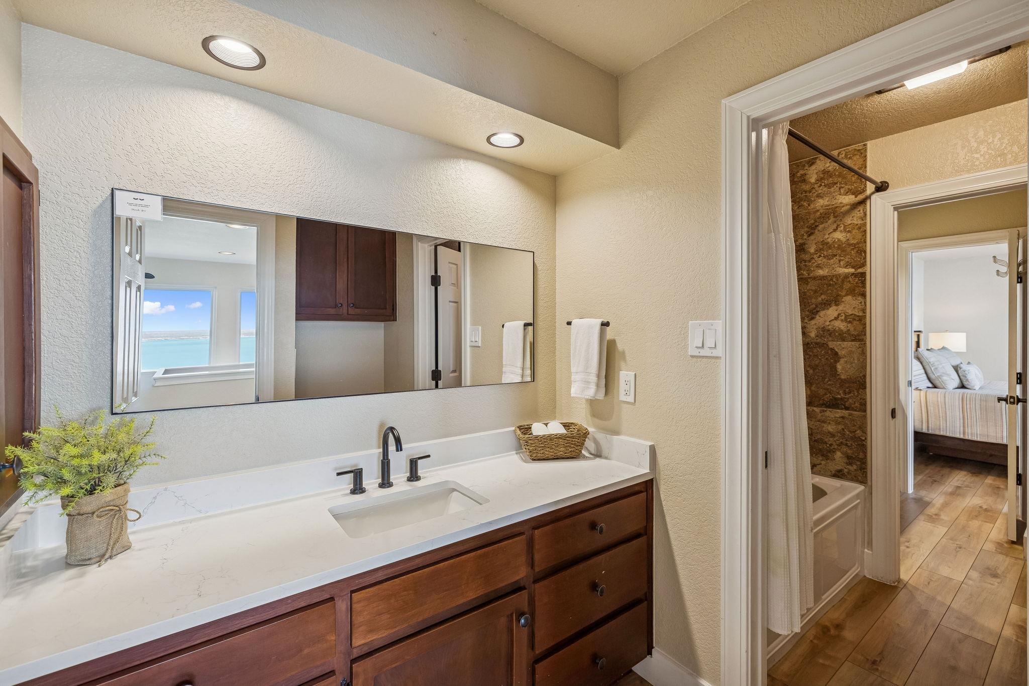 Image 25 of 37 For 1335 Larson Dr