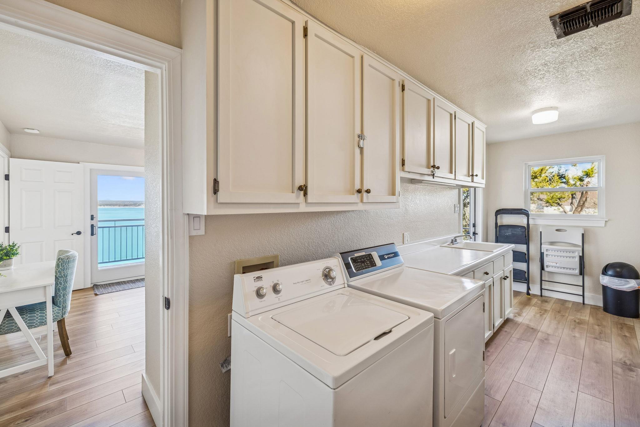 Image 29 of 37 For 1335 Larson Dr