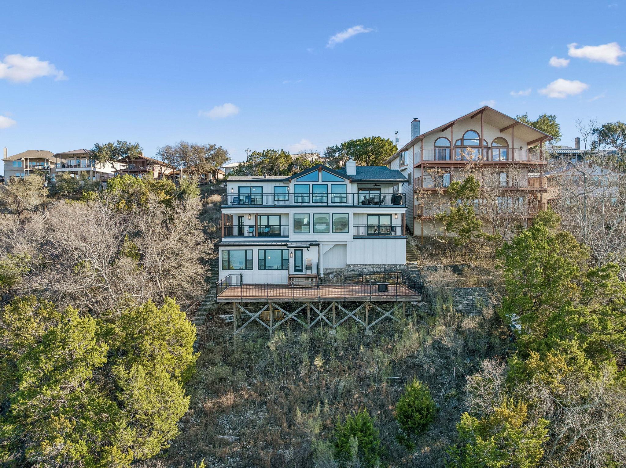 Image 4 of 37 For 1335 Larson Dr