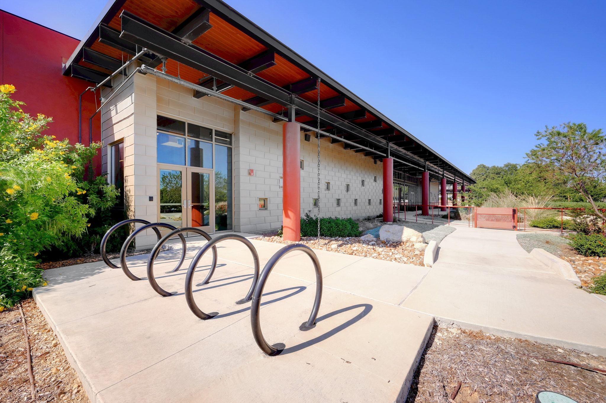 Image 5 of 40 For 3610 And 3626 West Ave