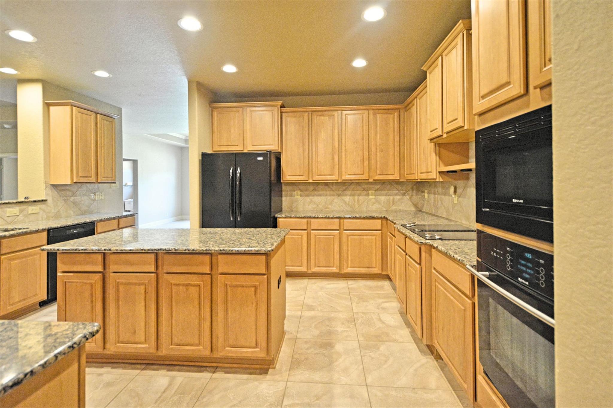 Image 15 of 40 For 854 Santa Cruz