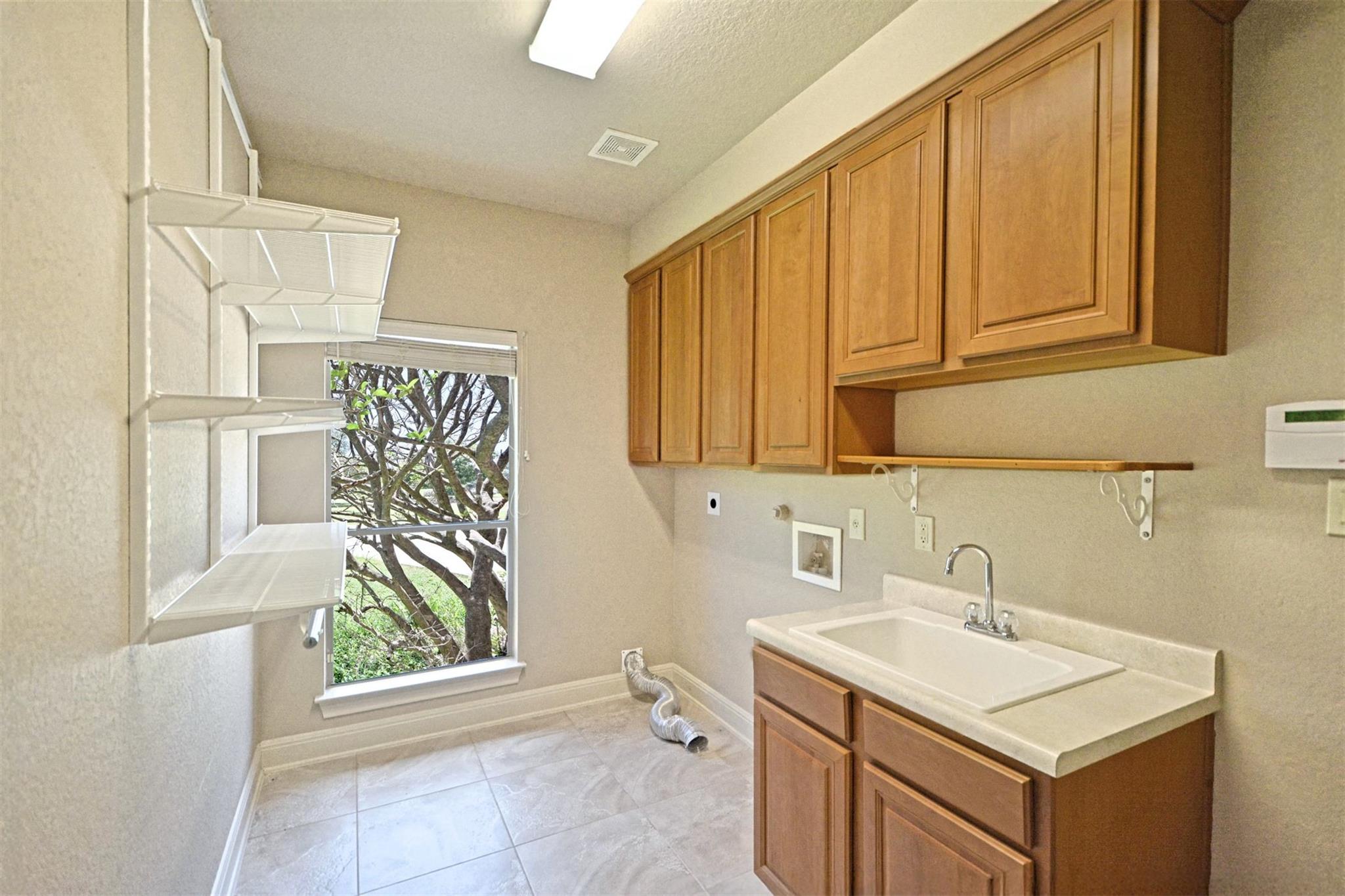 Image 19 of 40 For 854 Santa Cruz