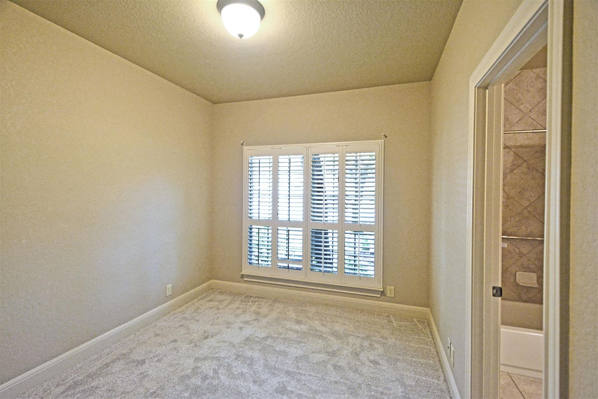 Image 3 of 40 For 854 Santa Cruz