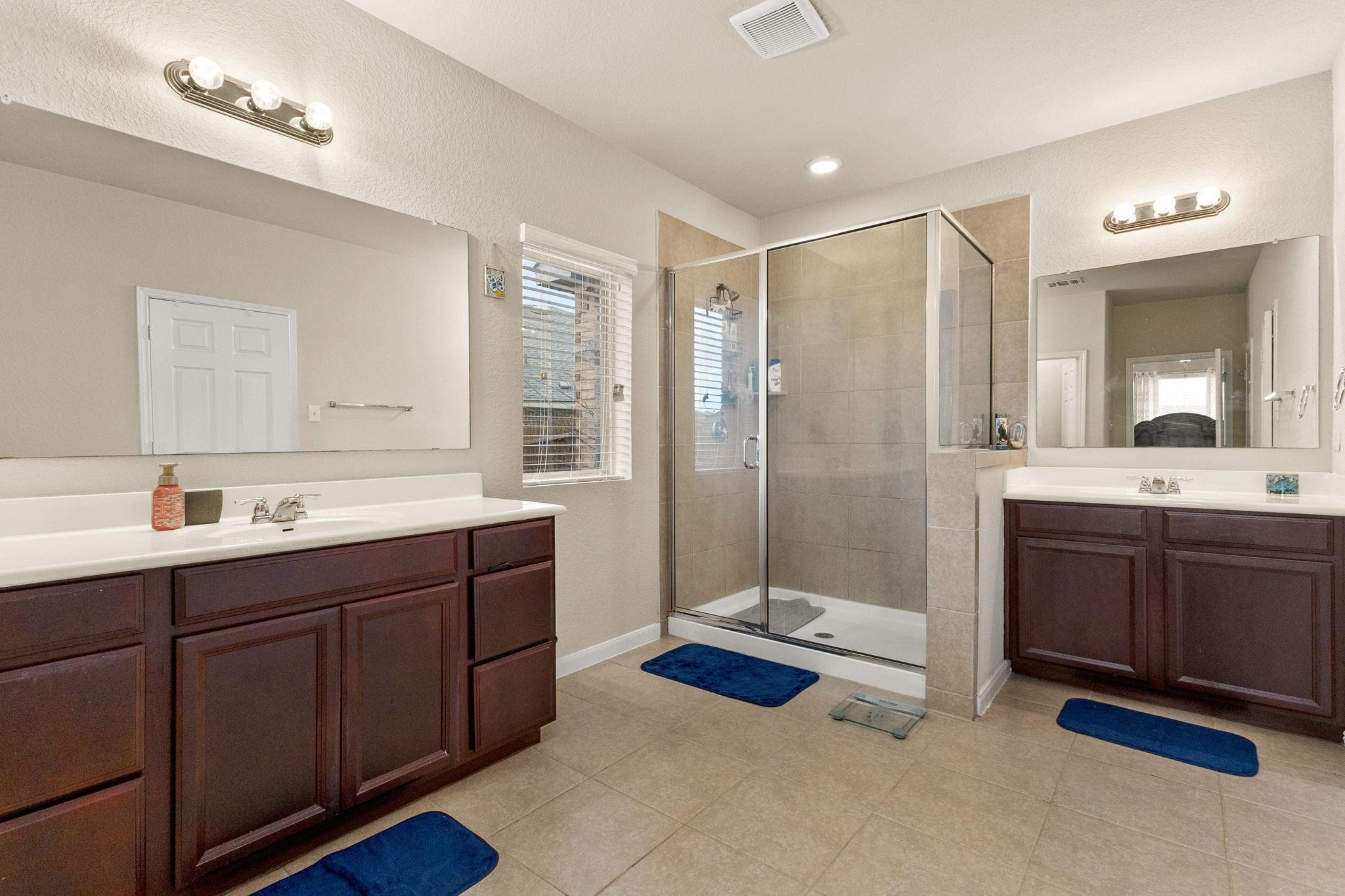 Image 17 of 29 For 612 Ridgemeadow Dr