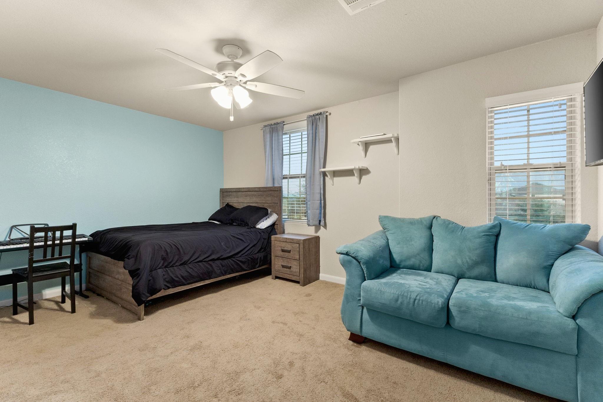 Image 22 of 29 For 612 Ridgemeadow Dr
