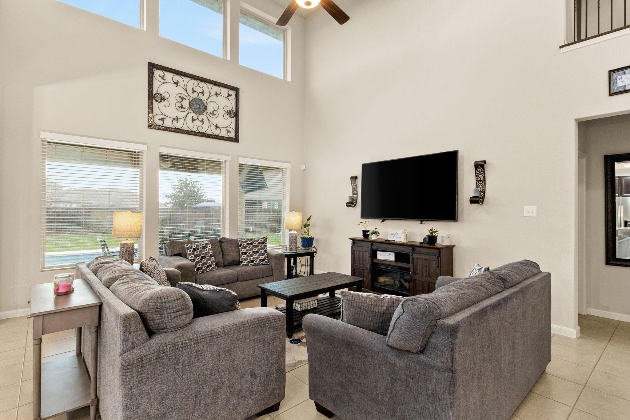 Image 4 of 29 For 612 Ridgemeadow Dr