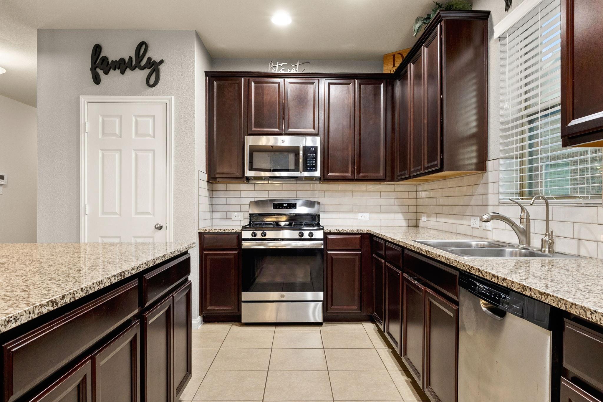 Image 7 of 29 For 612 Ridgemeadow Dr