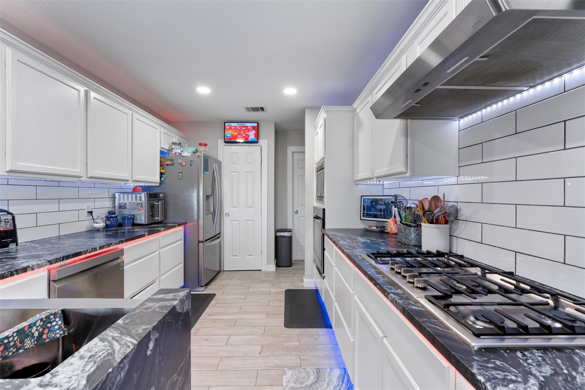 Image 13 of 35 For 8010 County Road 110 Rd