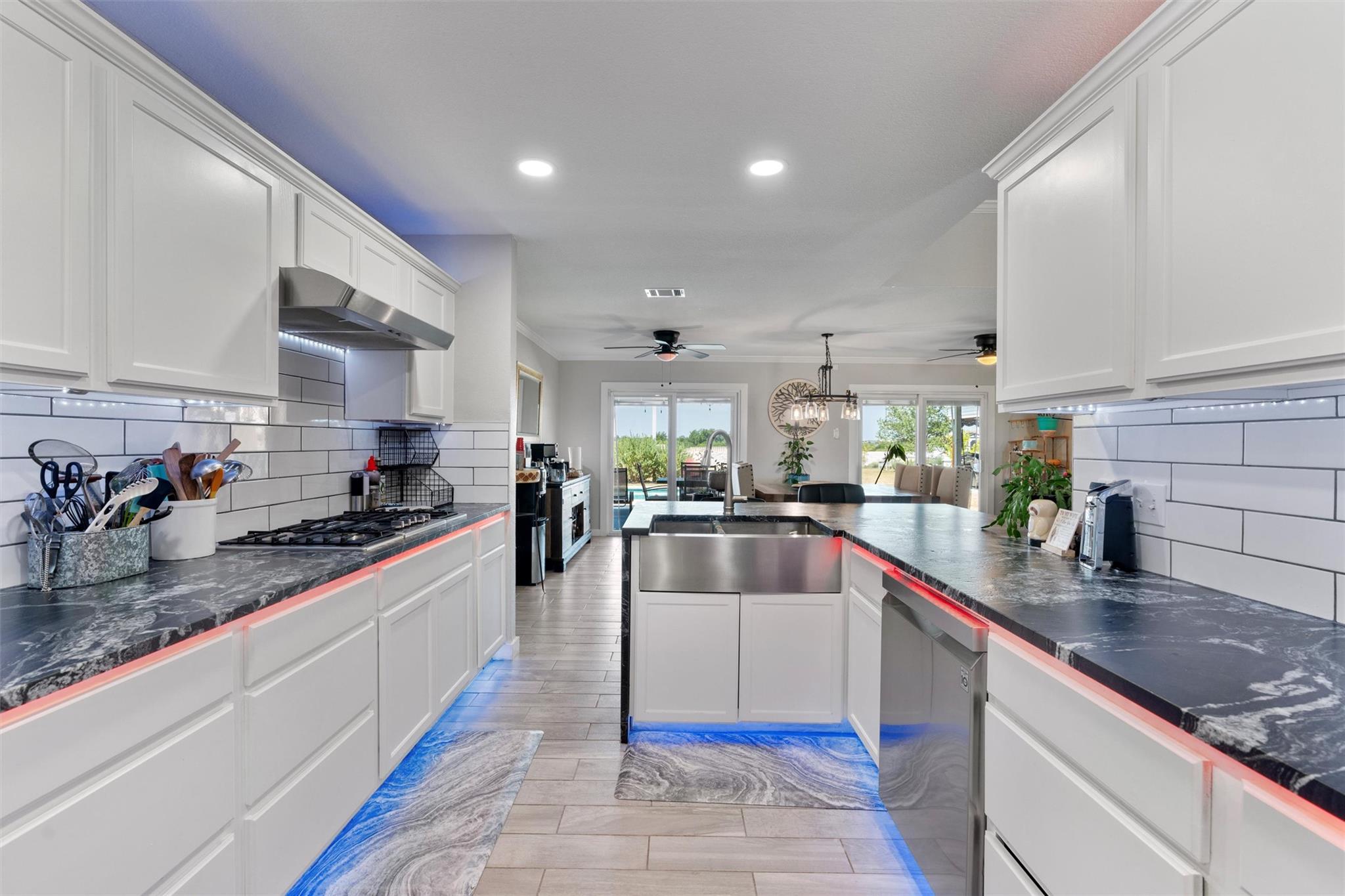 Image 14 of 35 For 8010 County Road 110 Rd