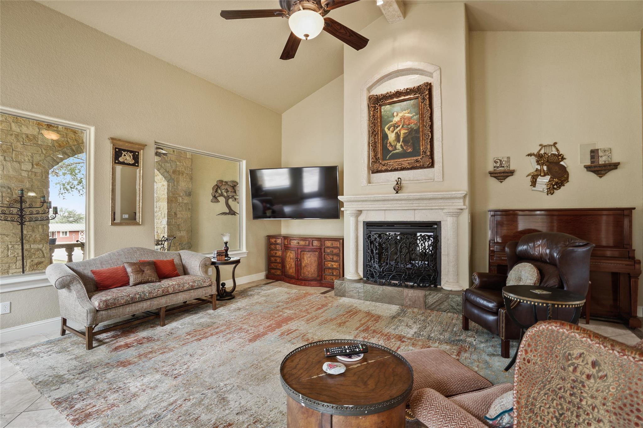 Image 9 of 37 For 303 Havenhurst Dr