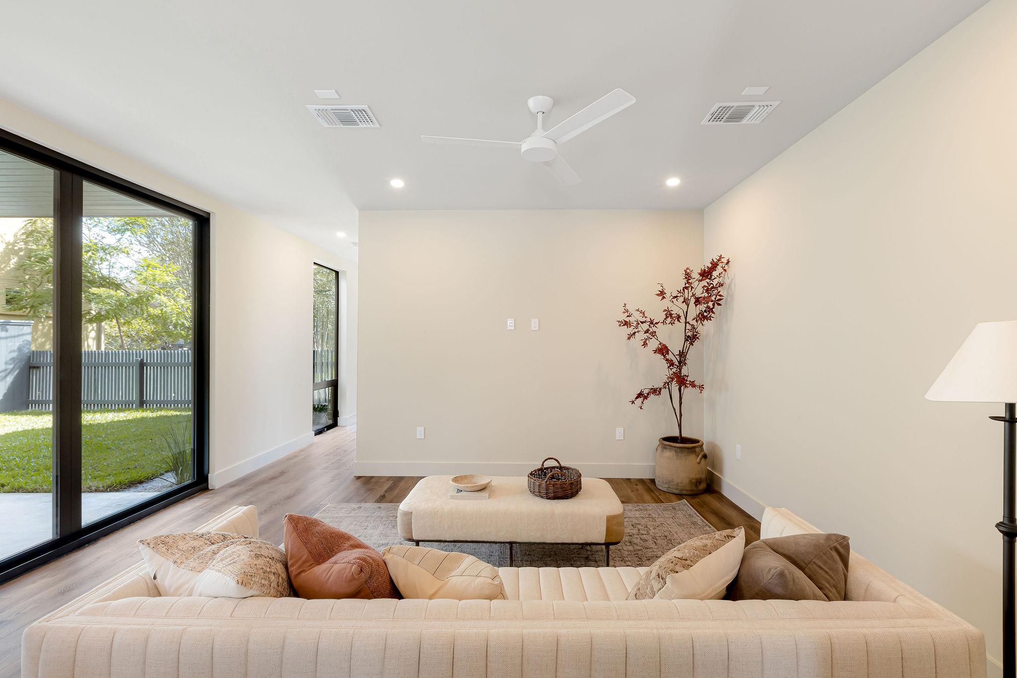 Image 13 of 40 For 4412 Banister Ln 1