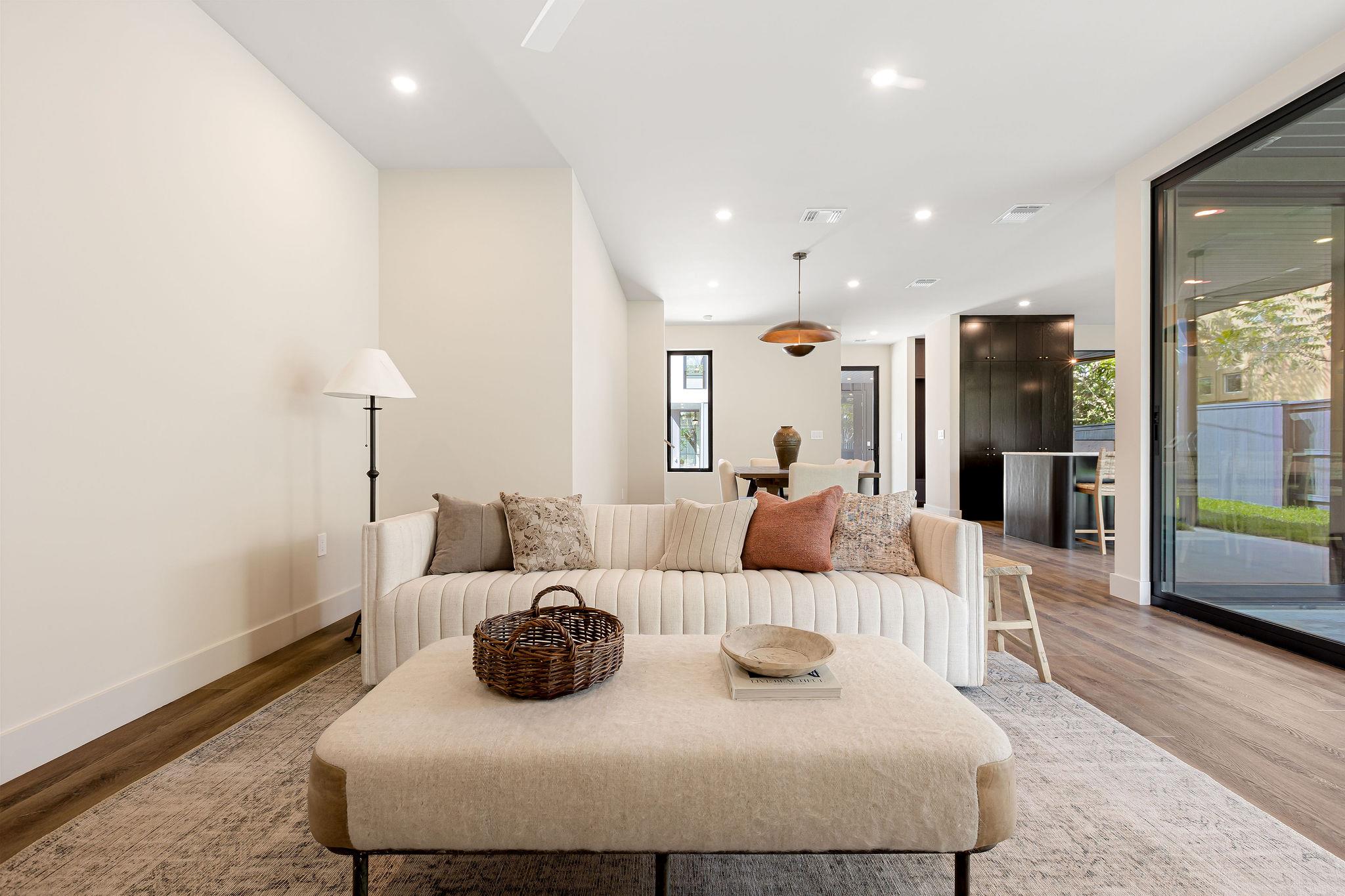 Image 15 of 40 For 4412 Banister Ln 1