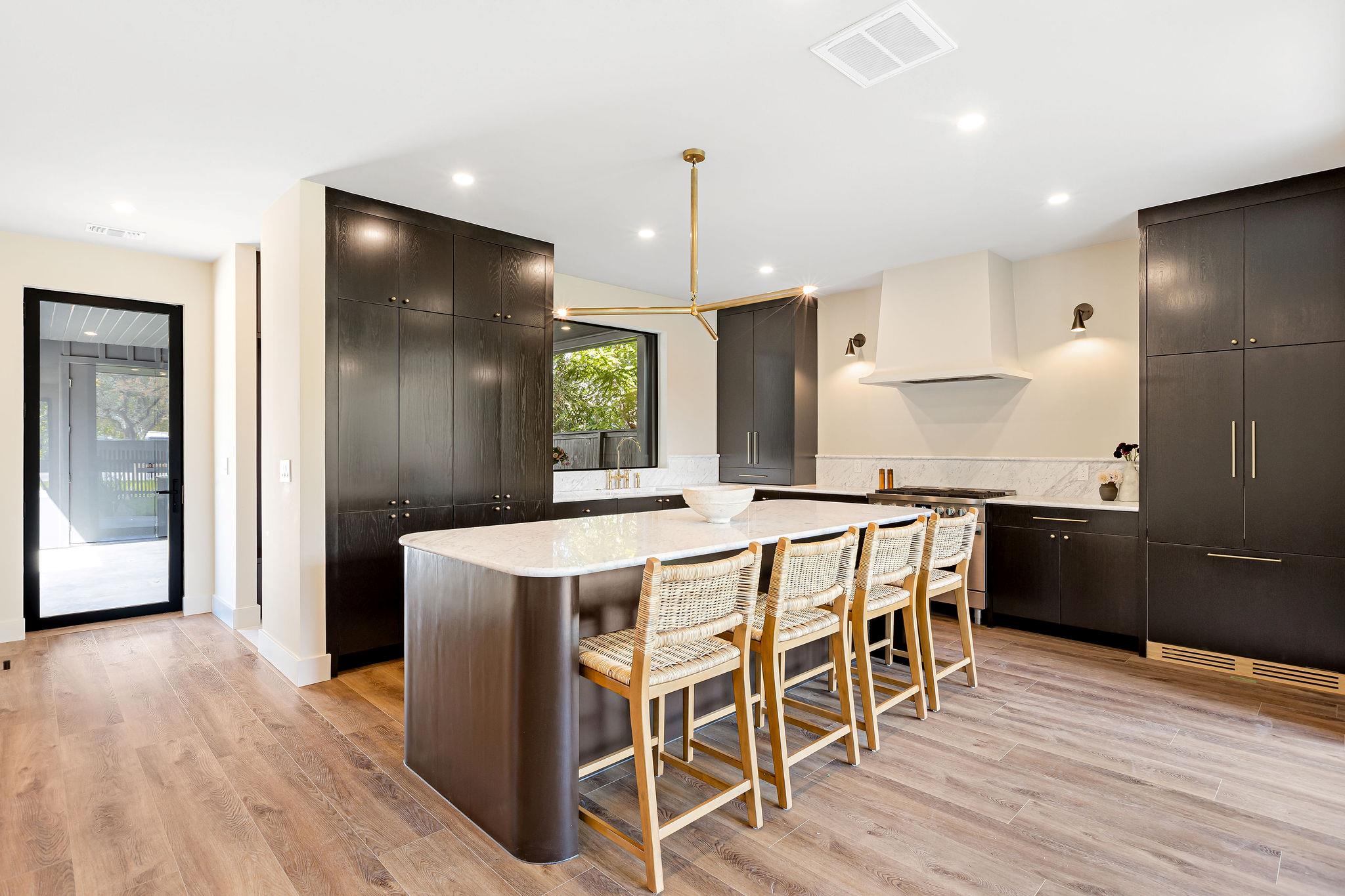 Image 4 of 40 For 4412 Banister Ln 1