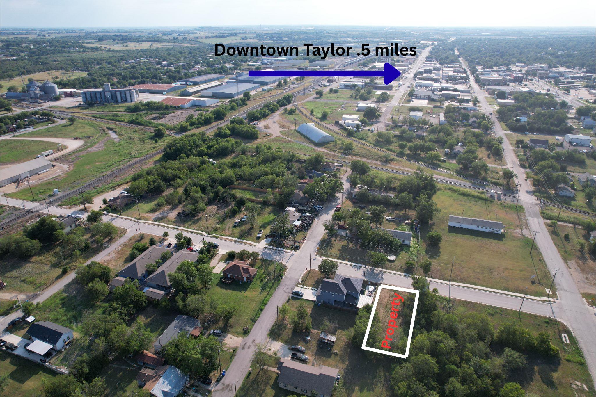 Details for 208 Robinson St, Taylor, TX 76574
