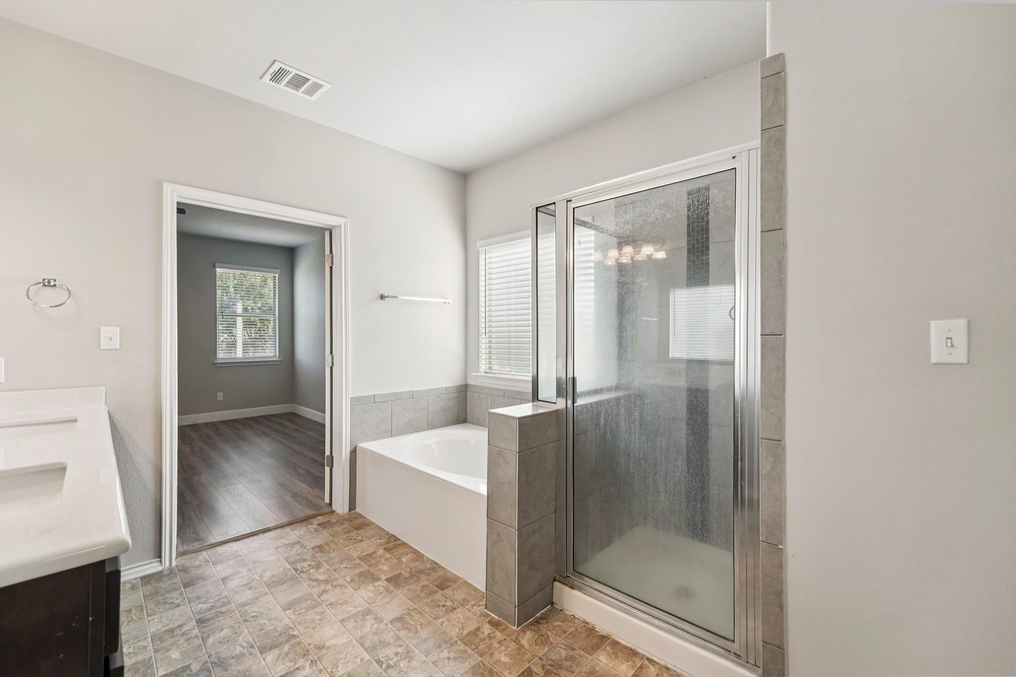 Image 16 of 31 For 210 Dowdy Cv