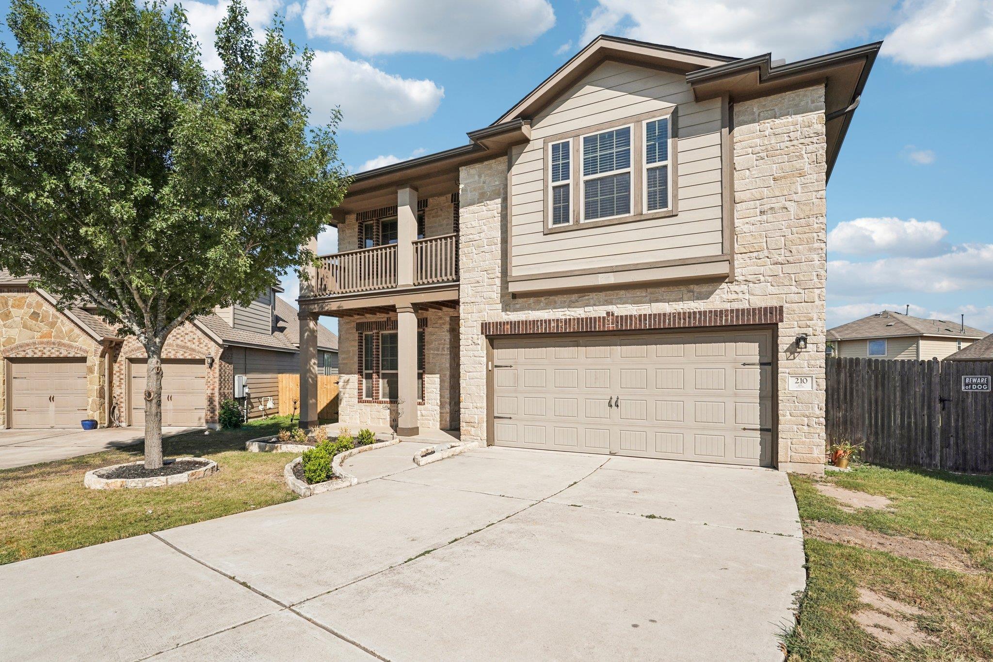 Image 2 of 31 For 210 Dowdy Cv