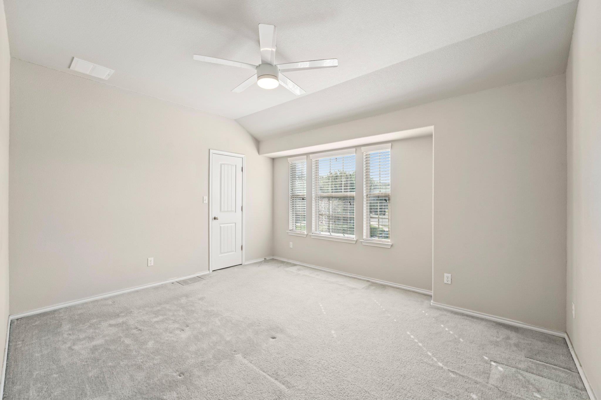 Image 22 of 31 For 210 Dowdy Cv