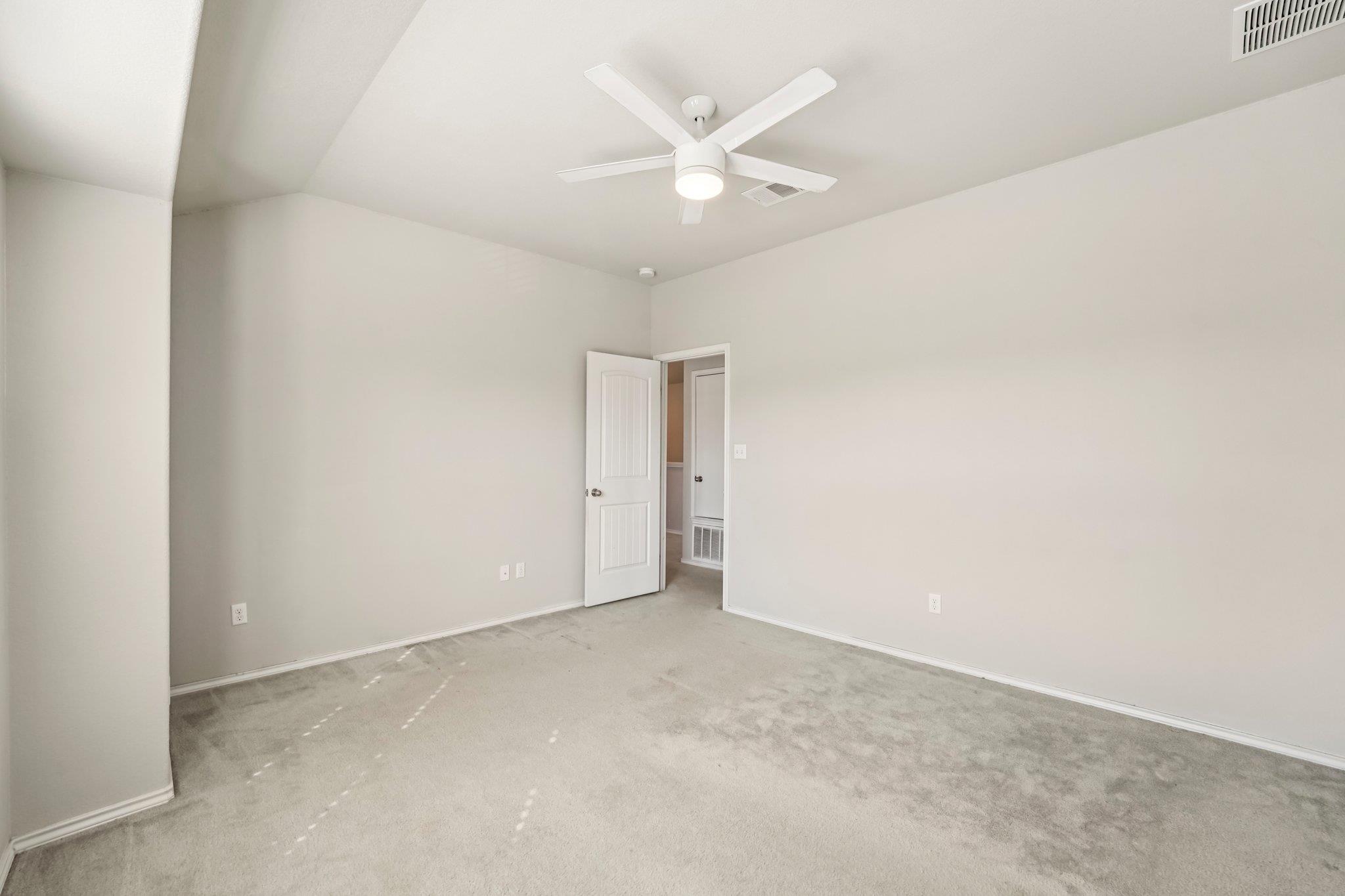 Image 23 of 31 For 210 Dowdy Cv