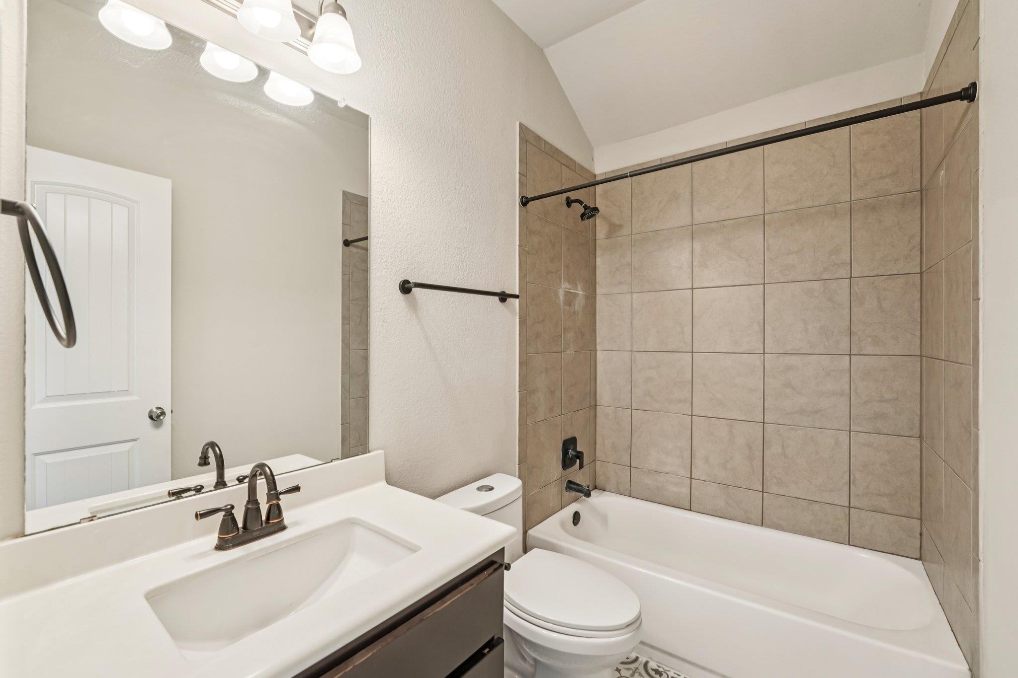 Image 24 of 31 For 210 Dowdy Cv