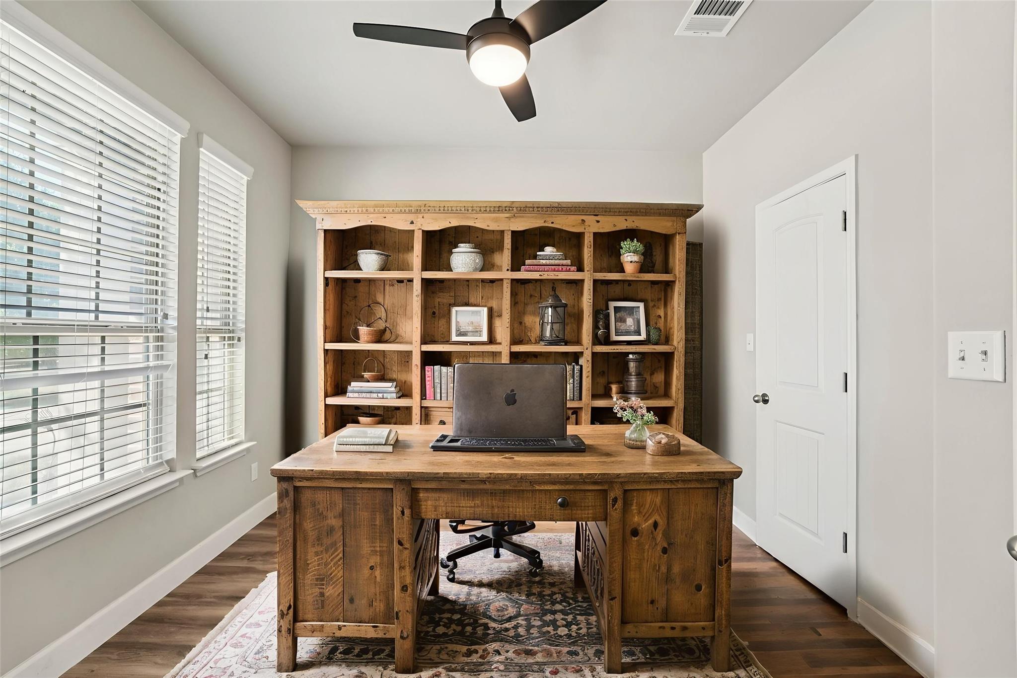 Image 4 of 31 For 210 Dowdy Cv