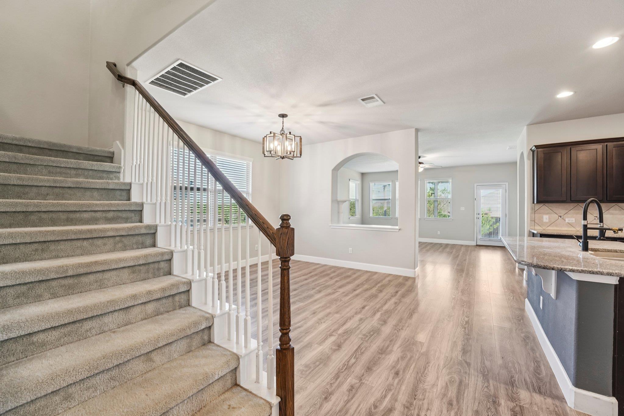 Image 5 of 31 For 210 Dowdy Cv