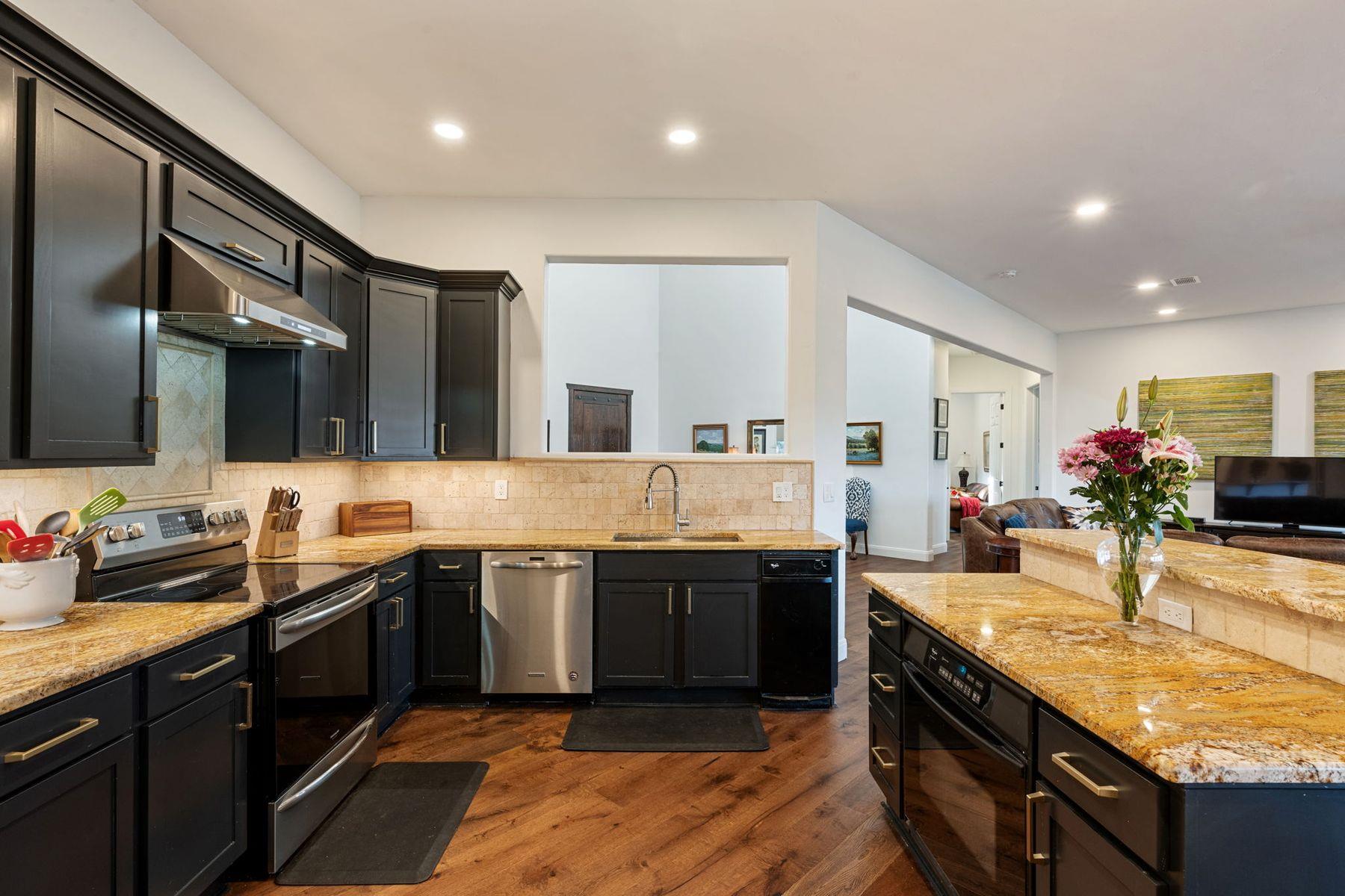 Image 11 of 40 For 124 Hoskins Trail Trl