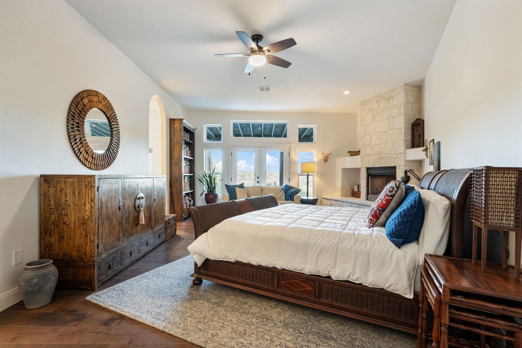 Image 16 of 40 For 124 Hoskins Trail Trl