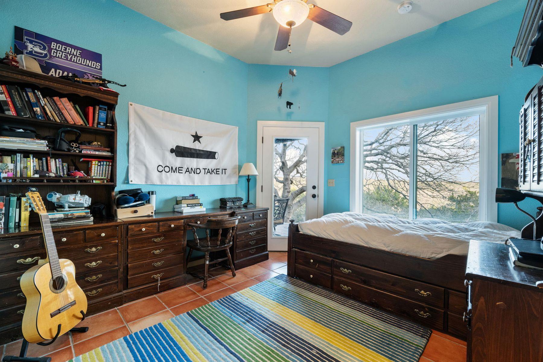 Image 21 of 40 For 124 Hoskins Trail Trl