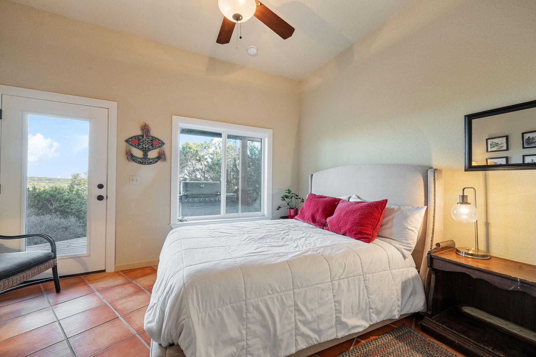 Image 23 of 40 For 124 Hoskins Trail Trl