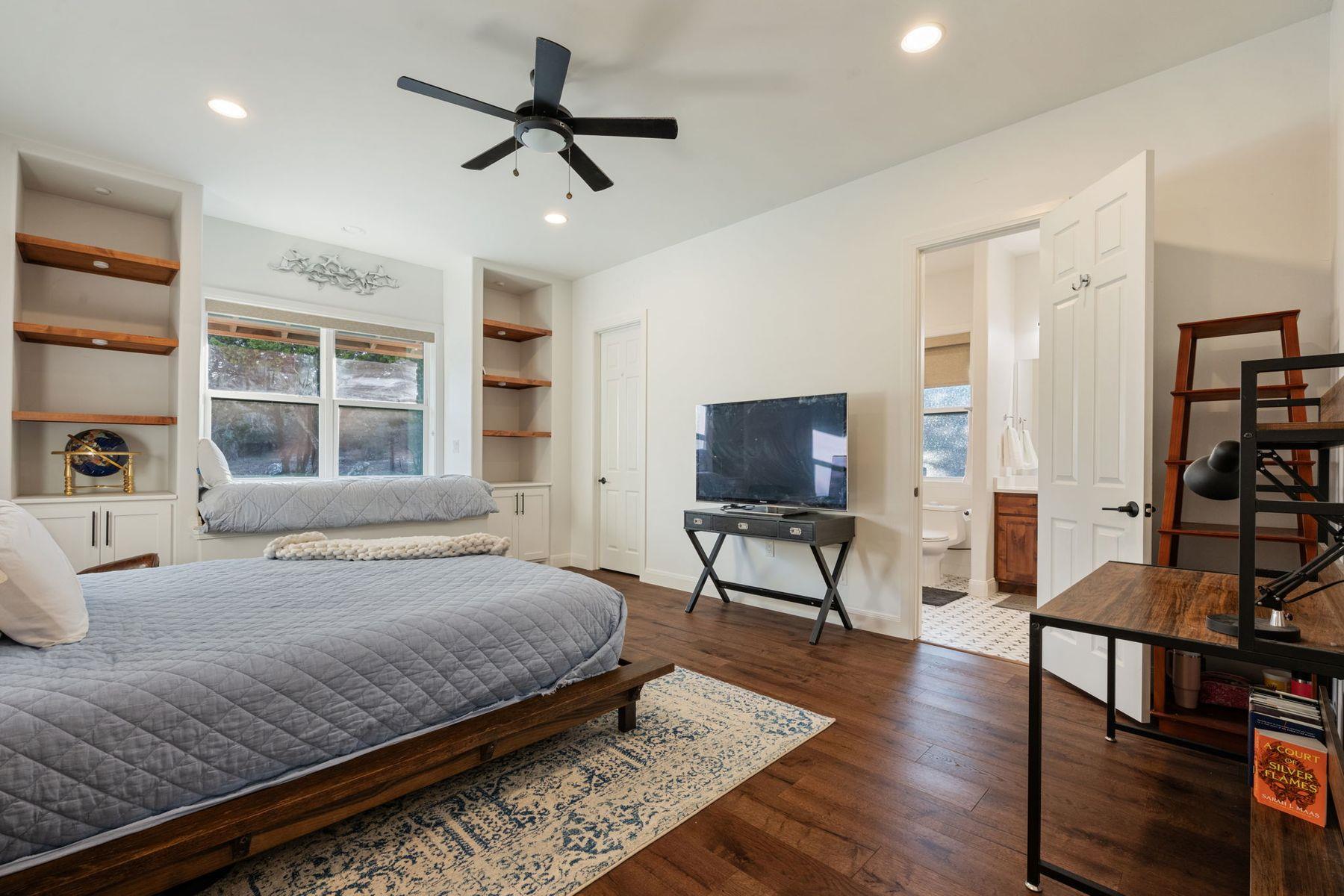 Image 28 of 40 For 124 Hoskins Trail Trl