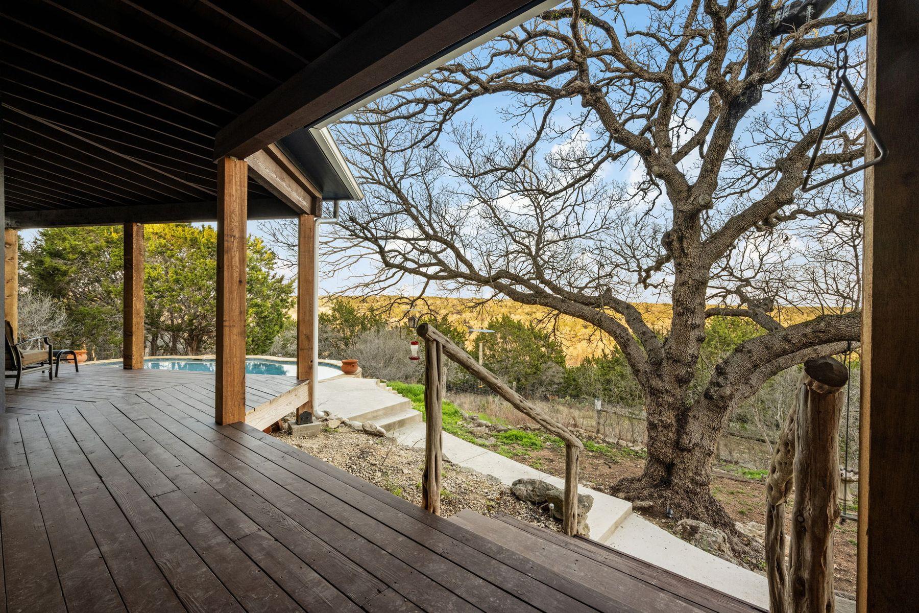 Image 29 of 40 For 124 Hoskins Trail Trl