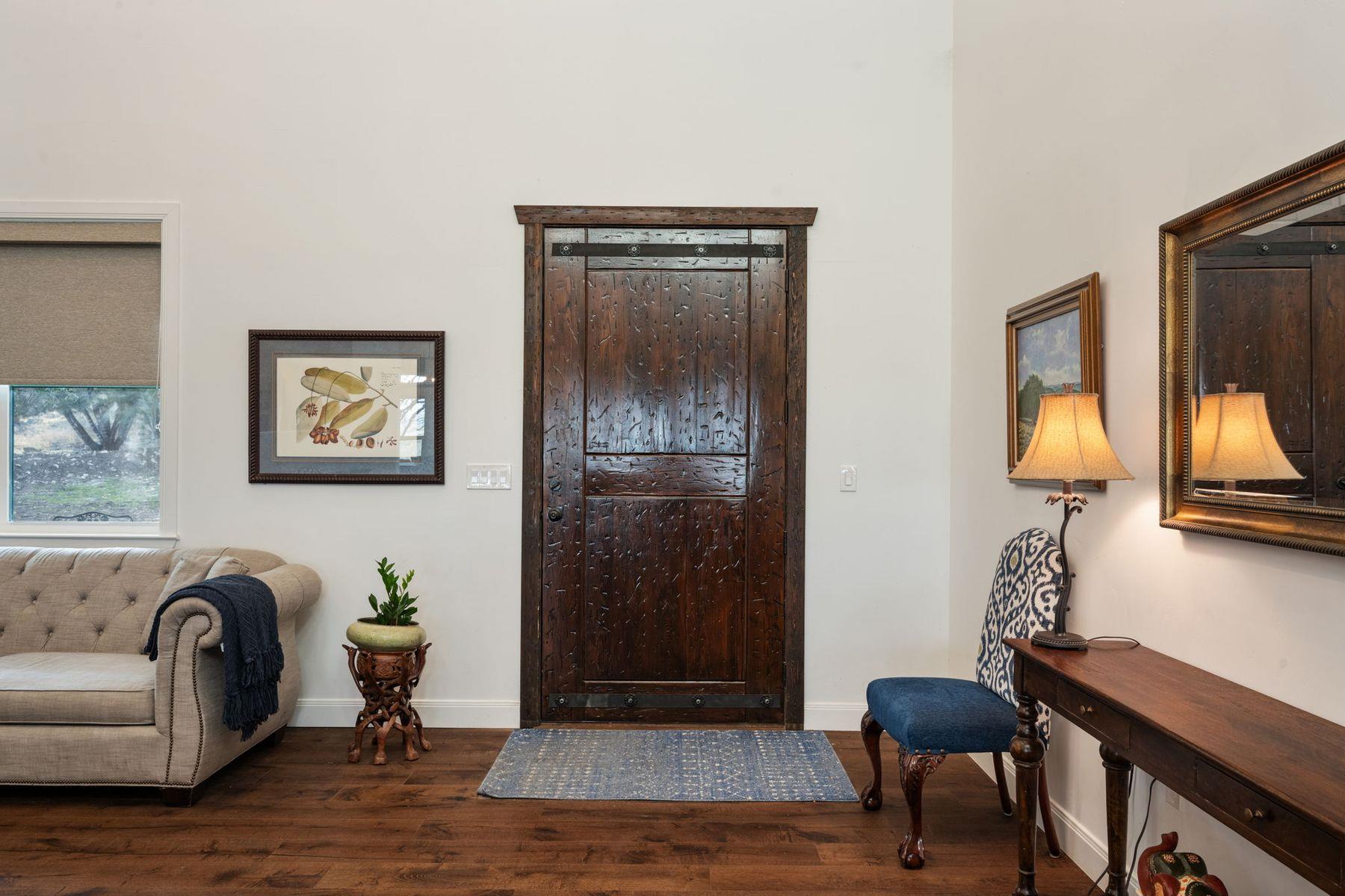 Image 5 of 40 For 124 Hoskins Trail Trl