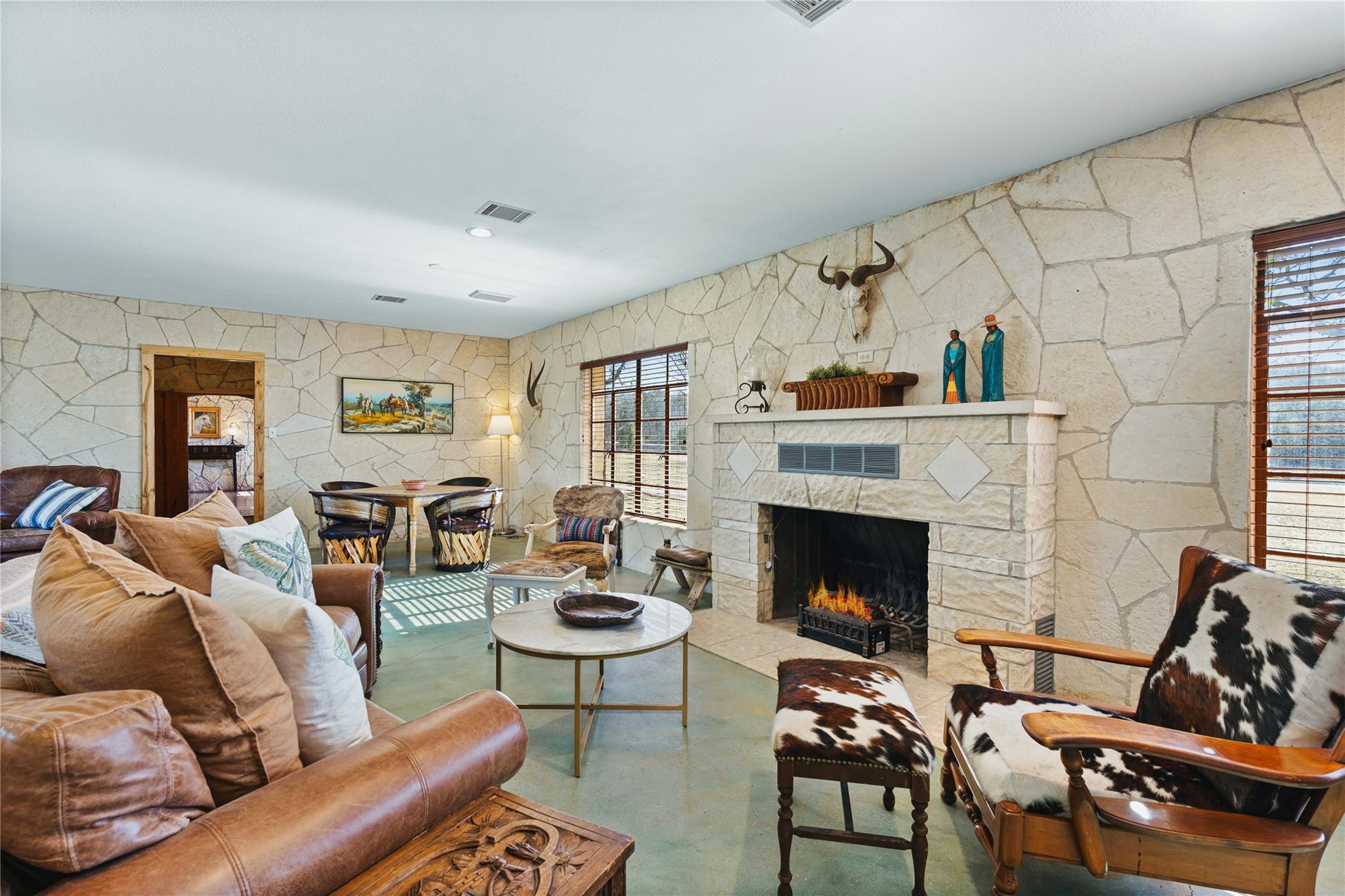 Image 11 of 25 For 5322 State Hwy 16 N