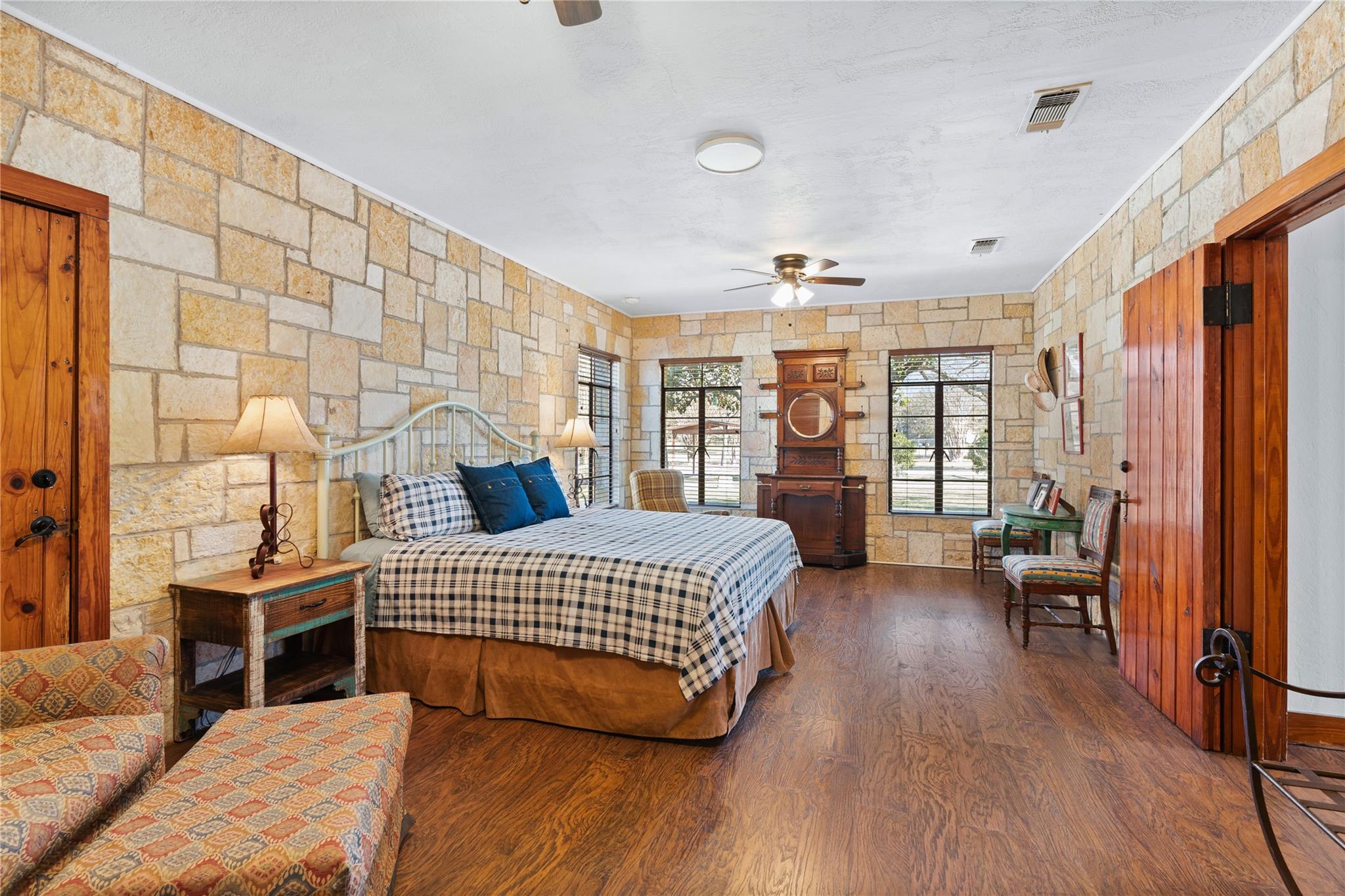 Image 15 of 25 For 5322 State Hwy 16 N