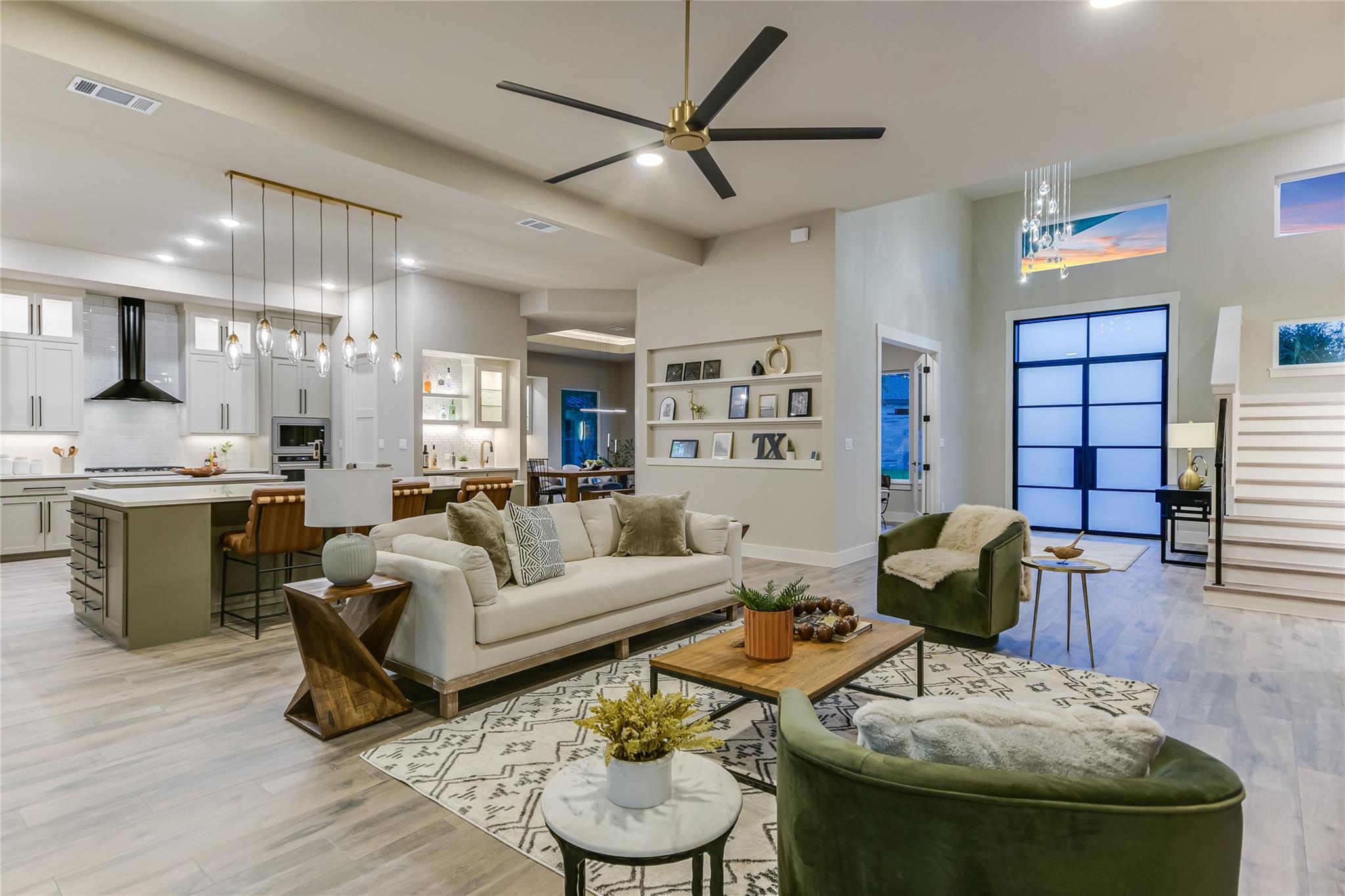 Image 10 of 39 For 305 Shady Tree Dr