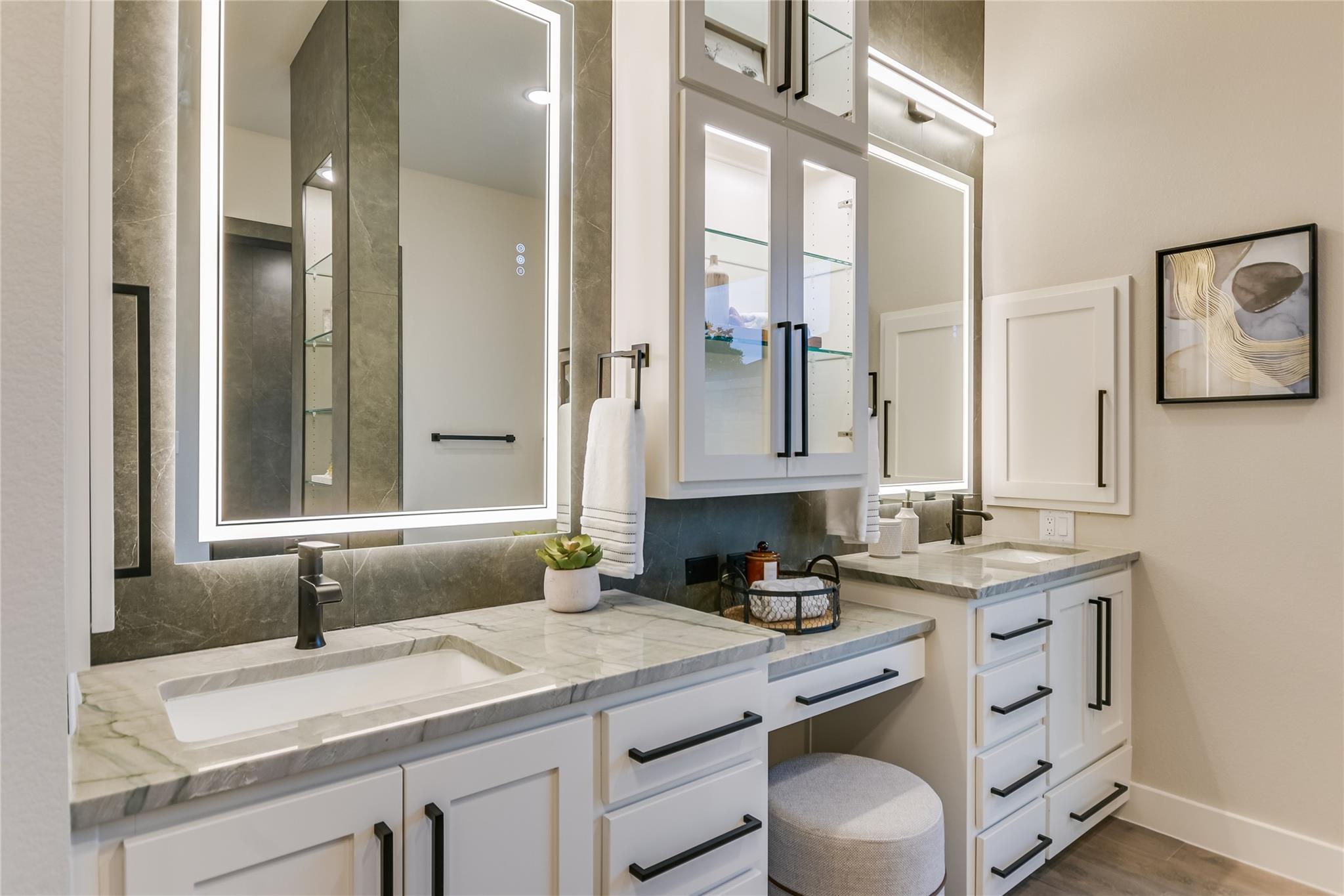 Image 21 of 39 For 305 Shady Tree Dr