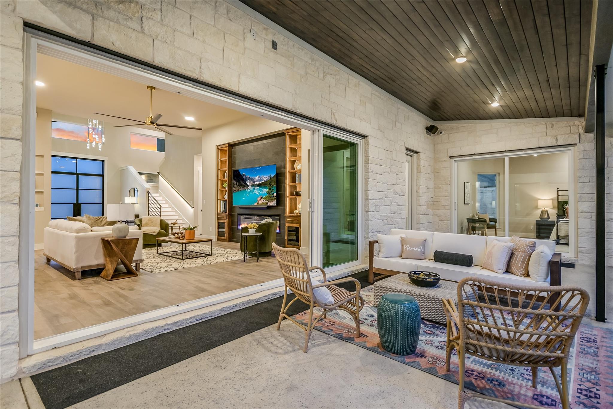 Image 27 of 39 For 305 Shady Tree Dr