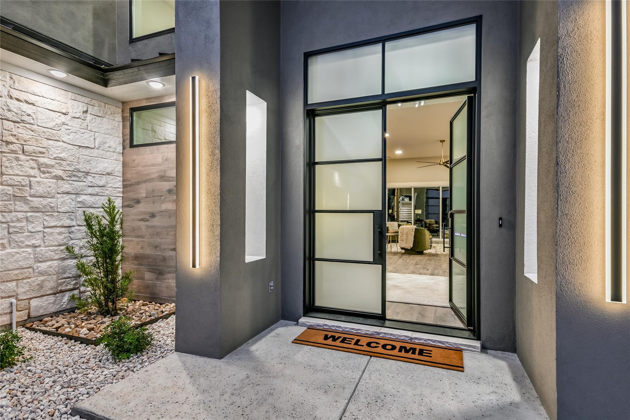 Image 3 of 39 For 305 Shady Tree Dr