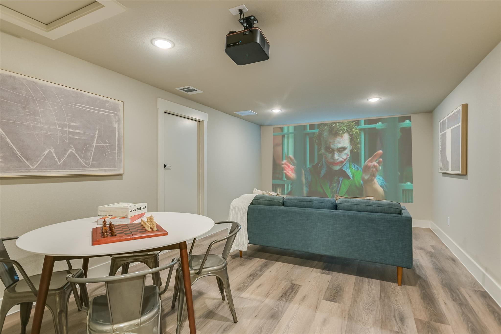 Image 31 of 39 For 305 Shady Tree Dr