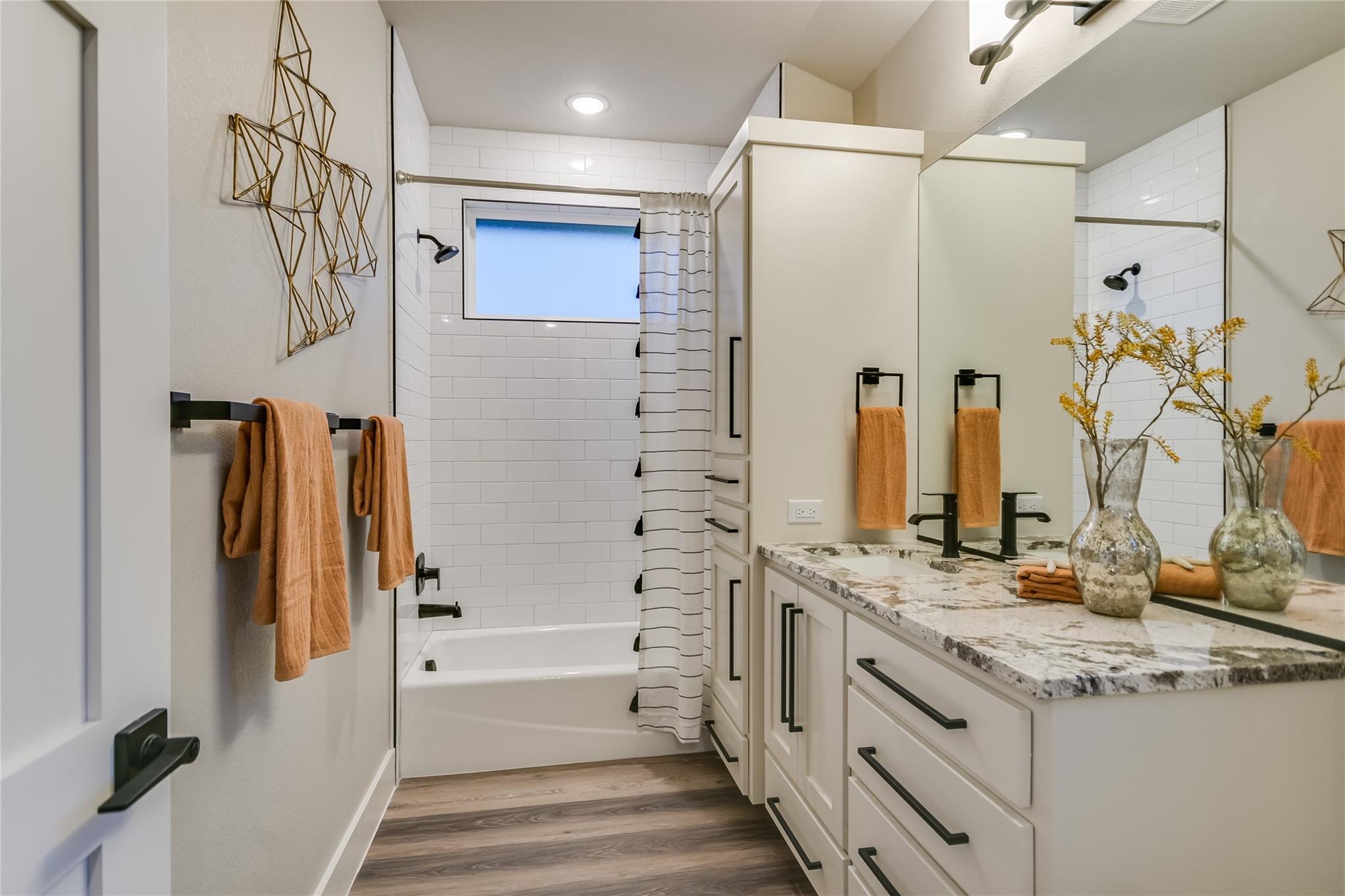 Image 35 of 39 For 305 Shady Tree Dr