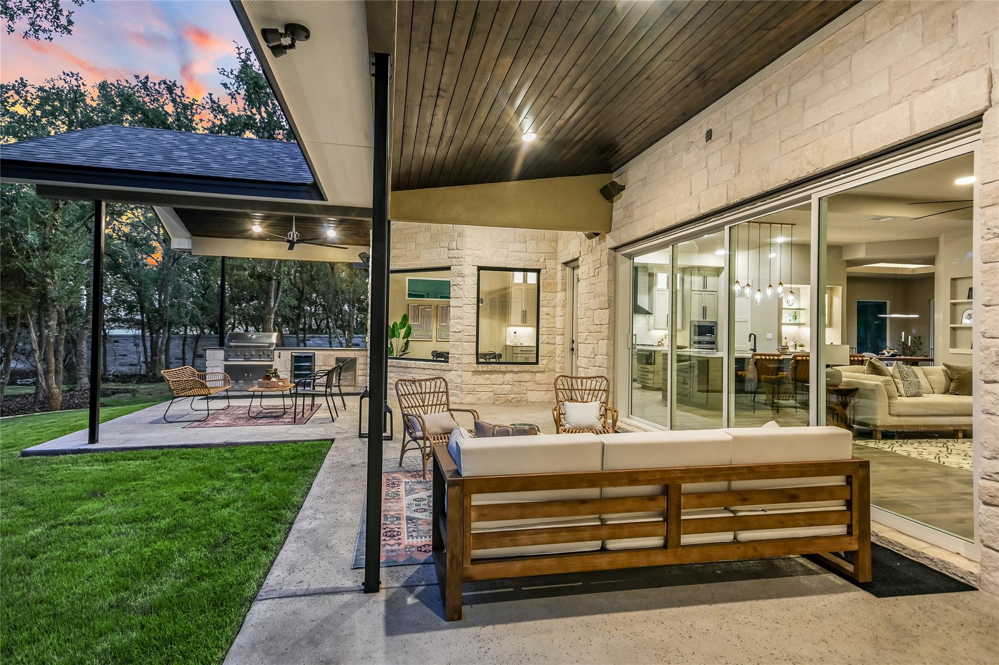 Image 37 of 39 For 305 Shady Tree Dr