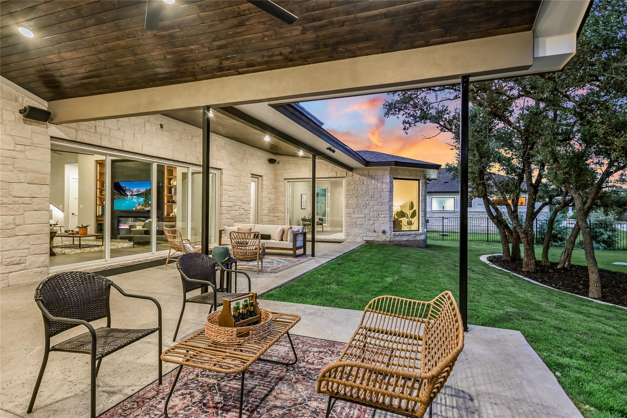 Image 38 of 39 For 305 Shady Tree Dr