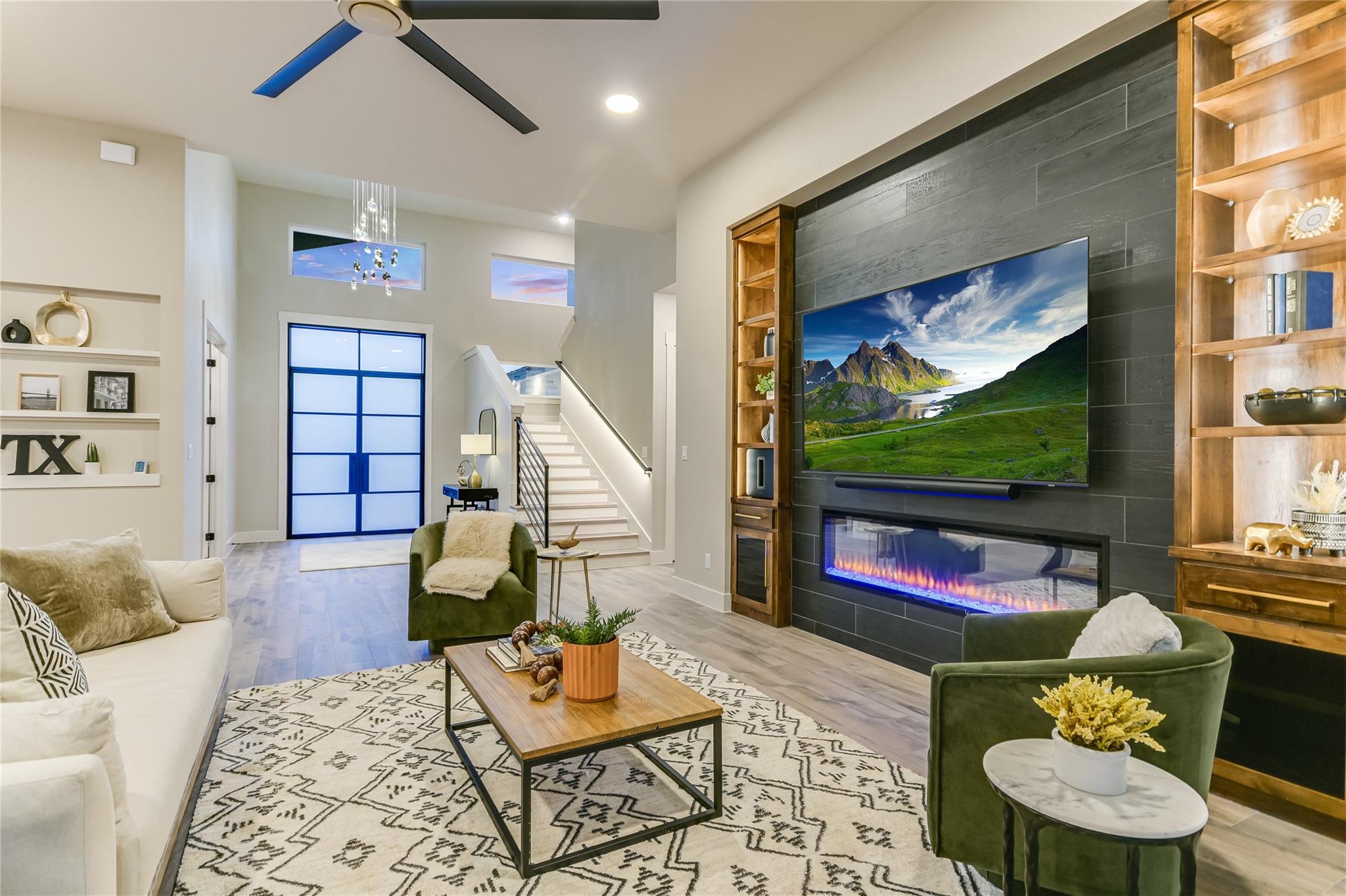 Image 7 of 39 For 305 Shady Tree Dr