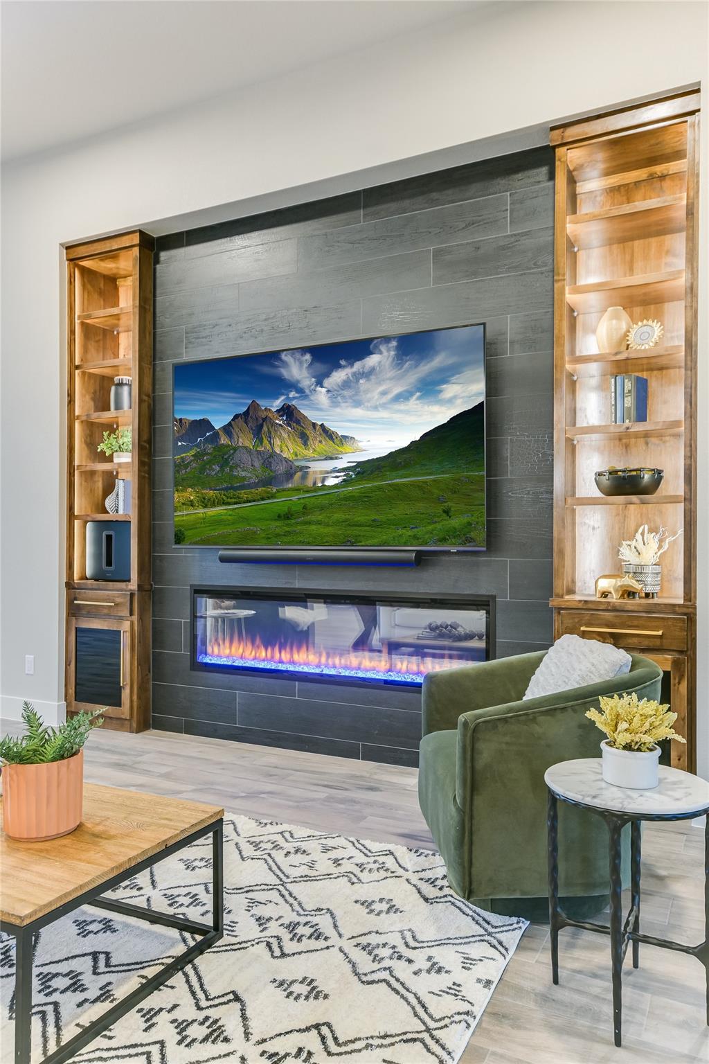 Image 8 of 39 For 305 Shady Tree Dr