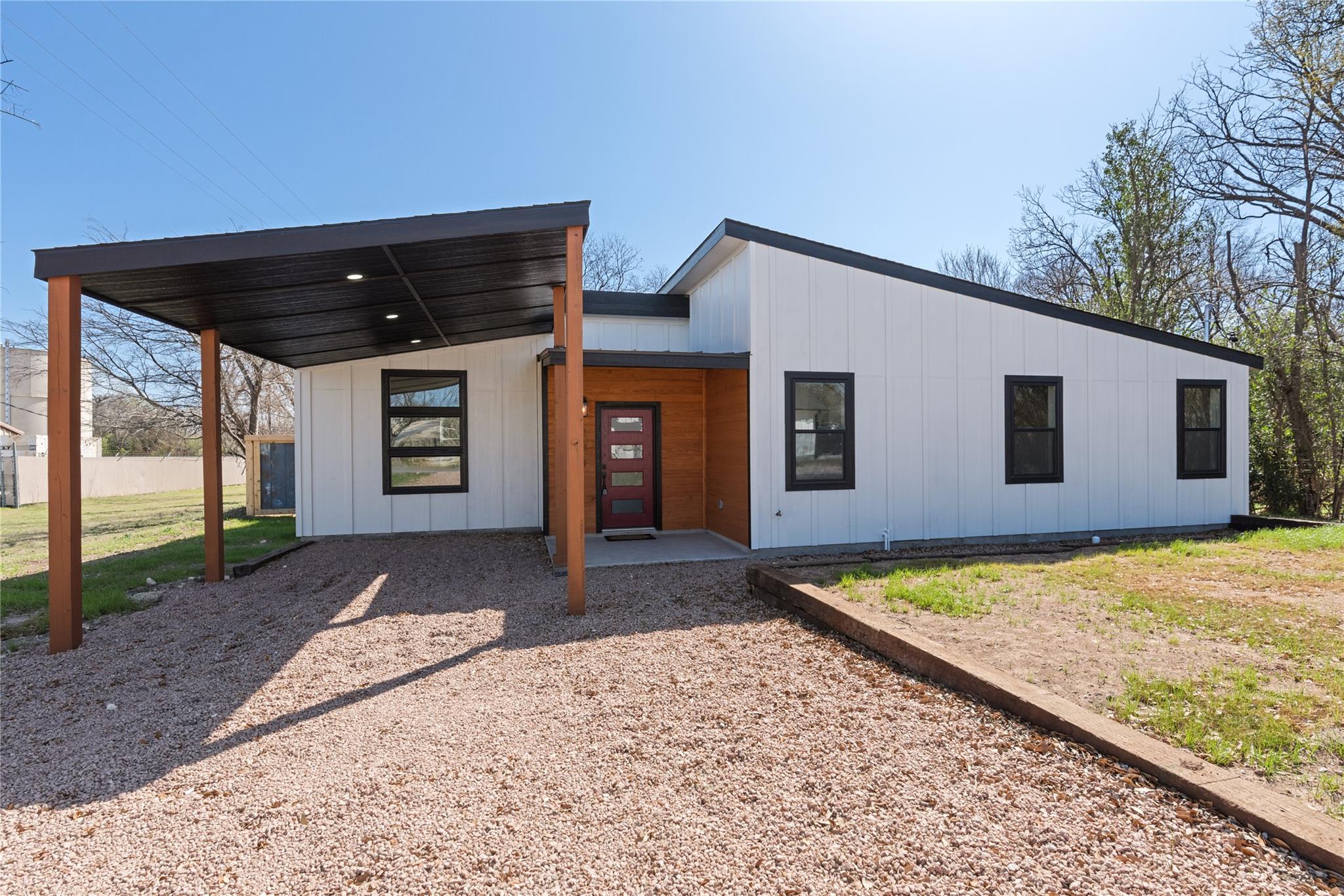 Details for 204 Avenue J, Johnson City, TX 78636